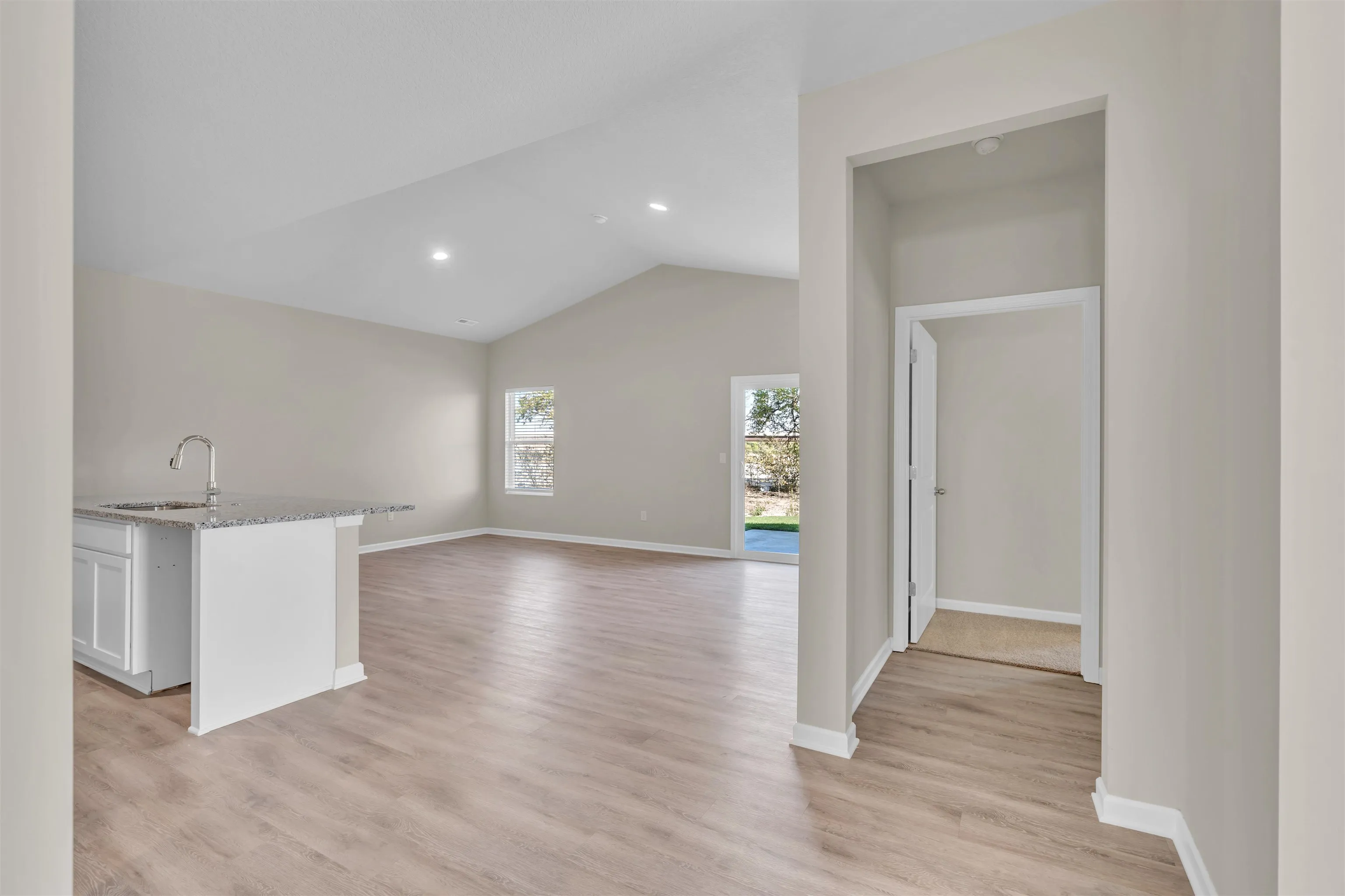 Valley Center, Kansas 67147, United States, 4 Bedrooms Bedrooms, ,2 BathroomsBathrooms,Residential,Active,47168