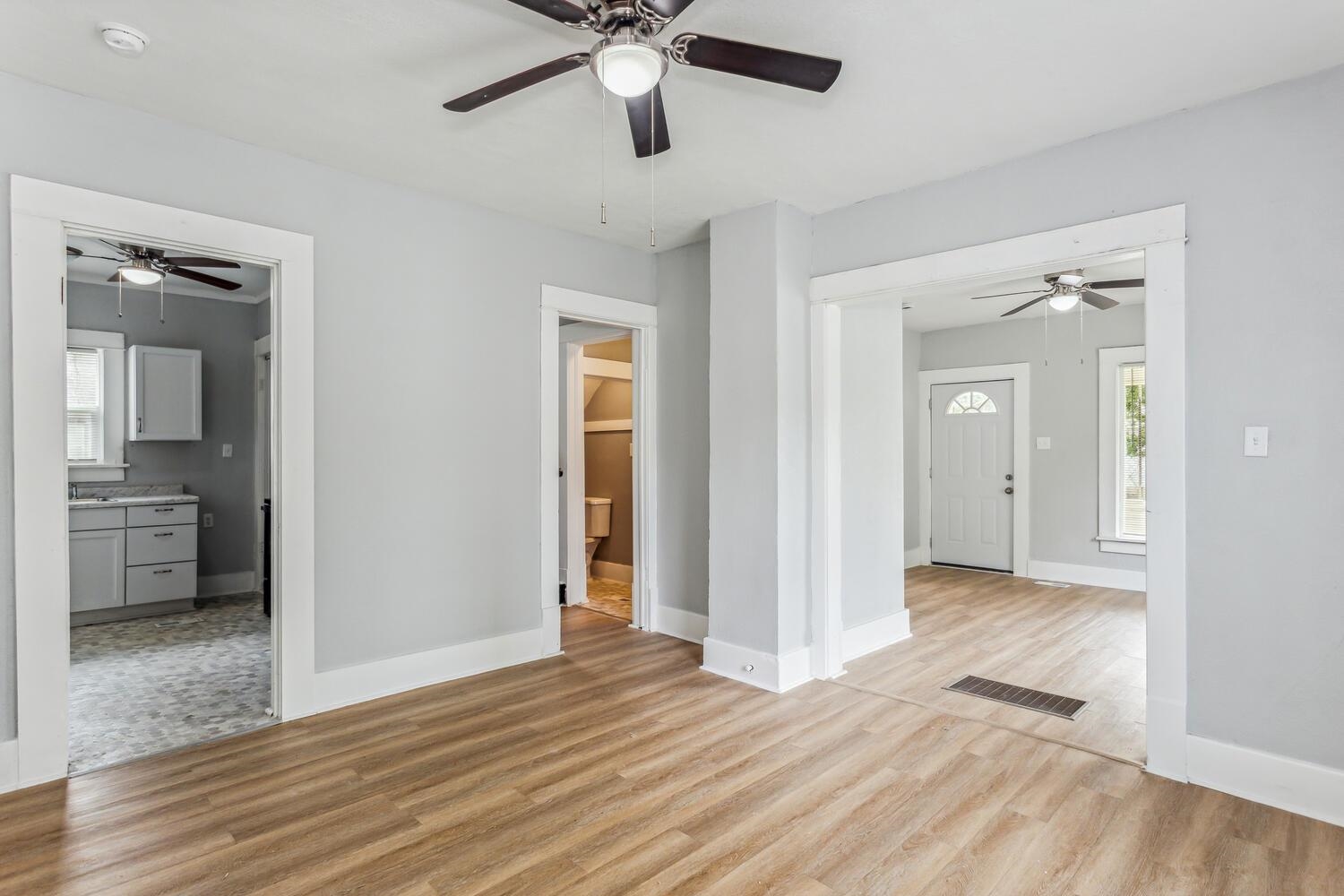 Wichita, Kansas 67213, United States, 4 Bedrooms Bedrooms, ,2 BathroomsBathrooms,Residential,Pending,52629