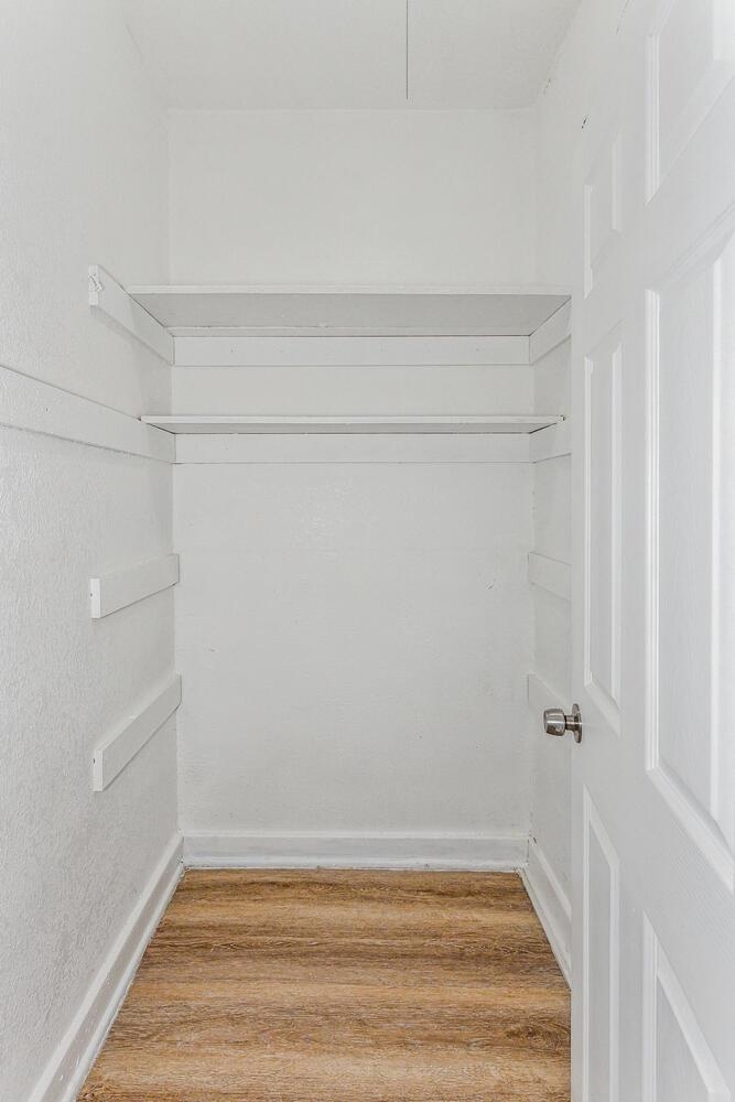 Wichita, Kansas 67213, United States, 4 Bedrooms Bedrooms, ,2 BathroomsBathrooms,Residential,Pending,52629