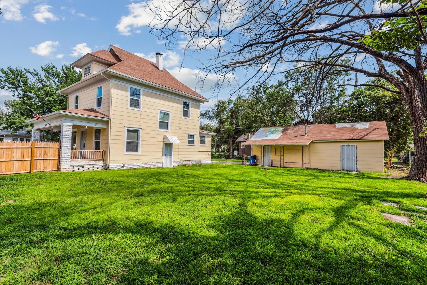 Wichita, Kansas 67213, United States, 4 Bedrooms Bedrooms, ,2 BathroomsBathrooms,Residential,Pending,52629