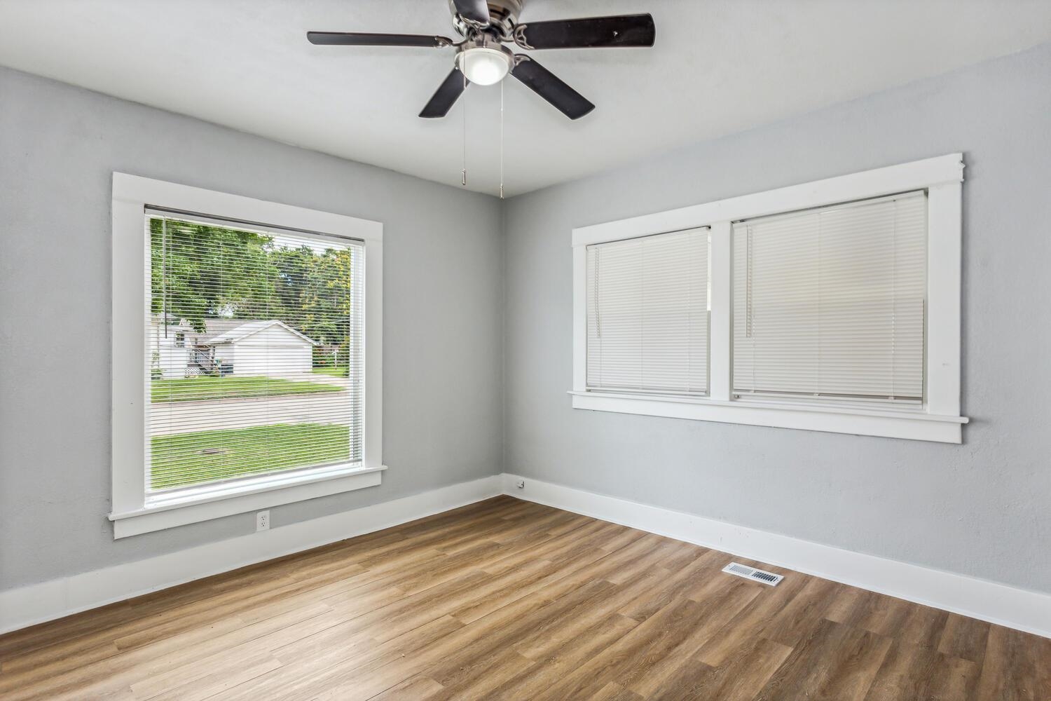 Wichita, Kansas 67213, United States, 4 Bedrooms Bedrooms, ,2 BathroomsBathrooms,Residential,Pending,52629