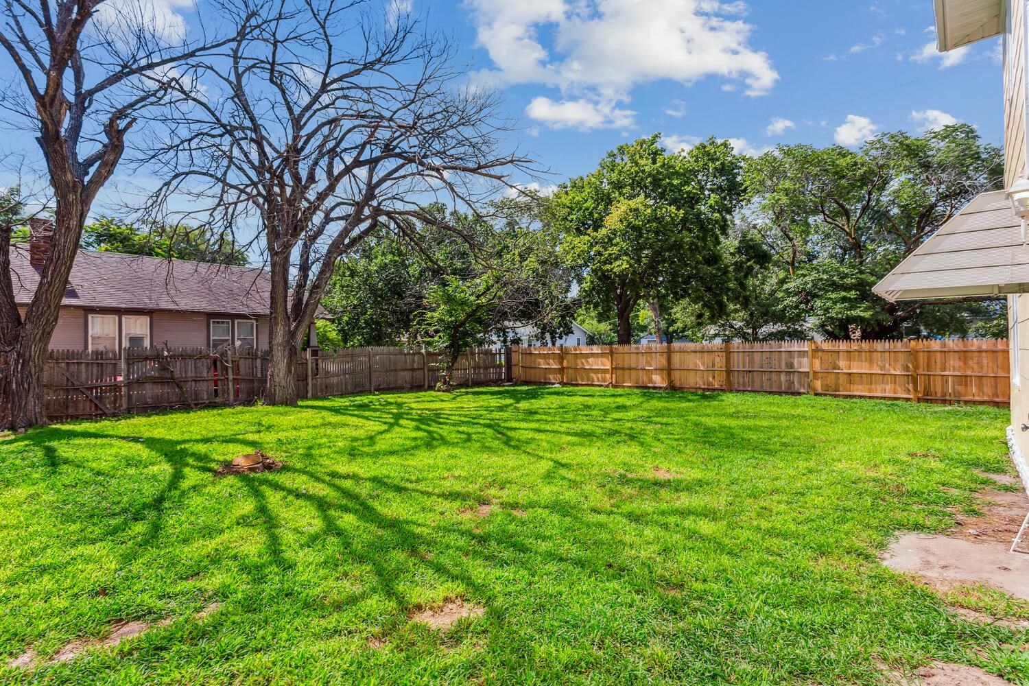 Wichita, Kansas 67213, United States, 4 Bedrooms Bedrooms, ,2 BathroomsBathrooms,Residential,Pending,52629