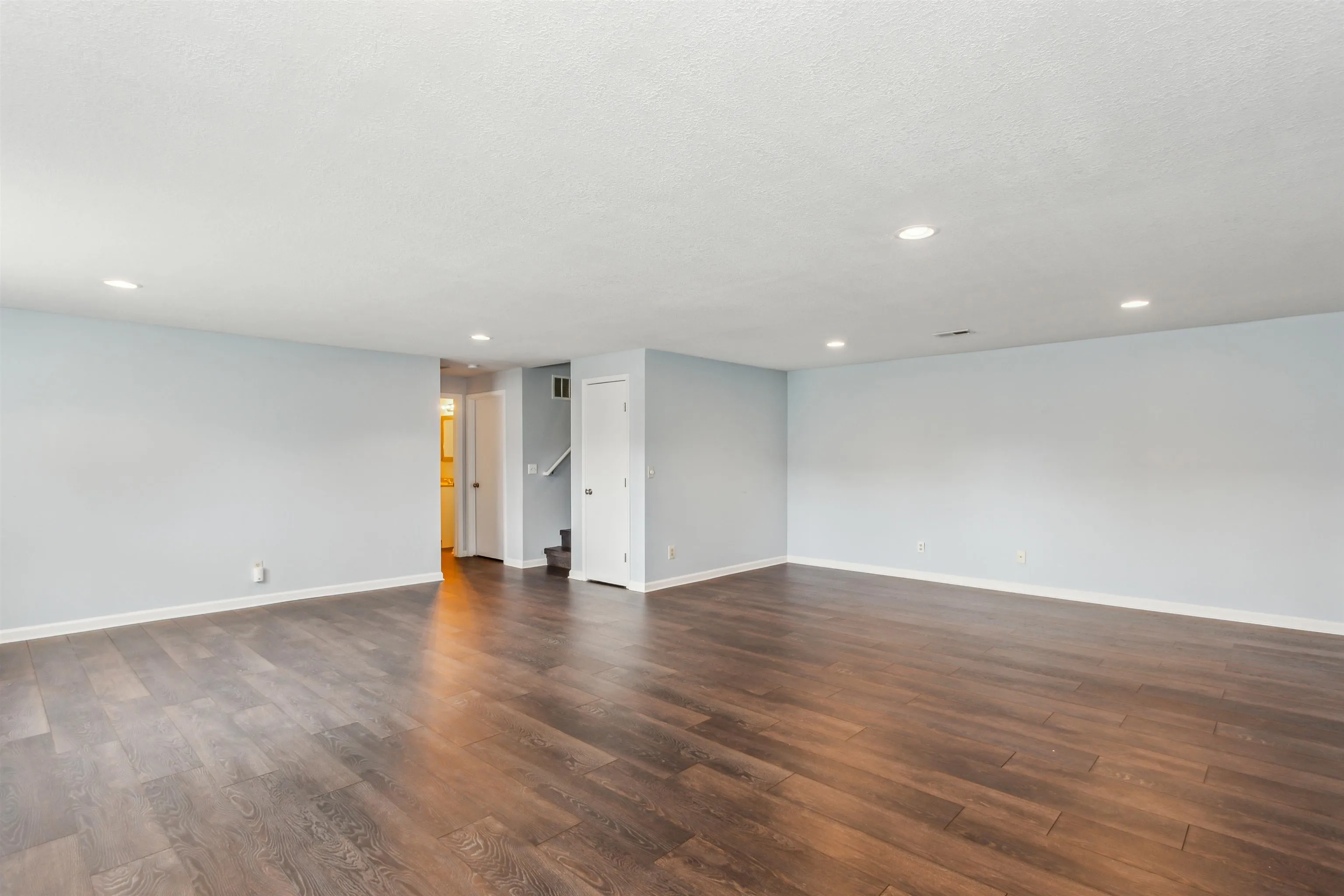 Wichita, Kansas 67207, United States, 3 Bedrooms Bedrooms, ,3 BathroomsBathrooms,Residential,Pending,13378