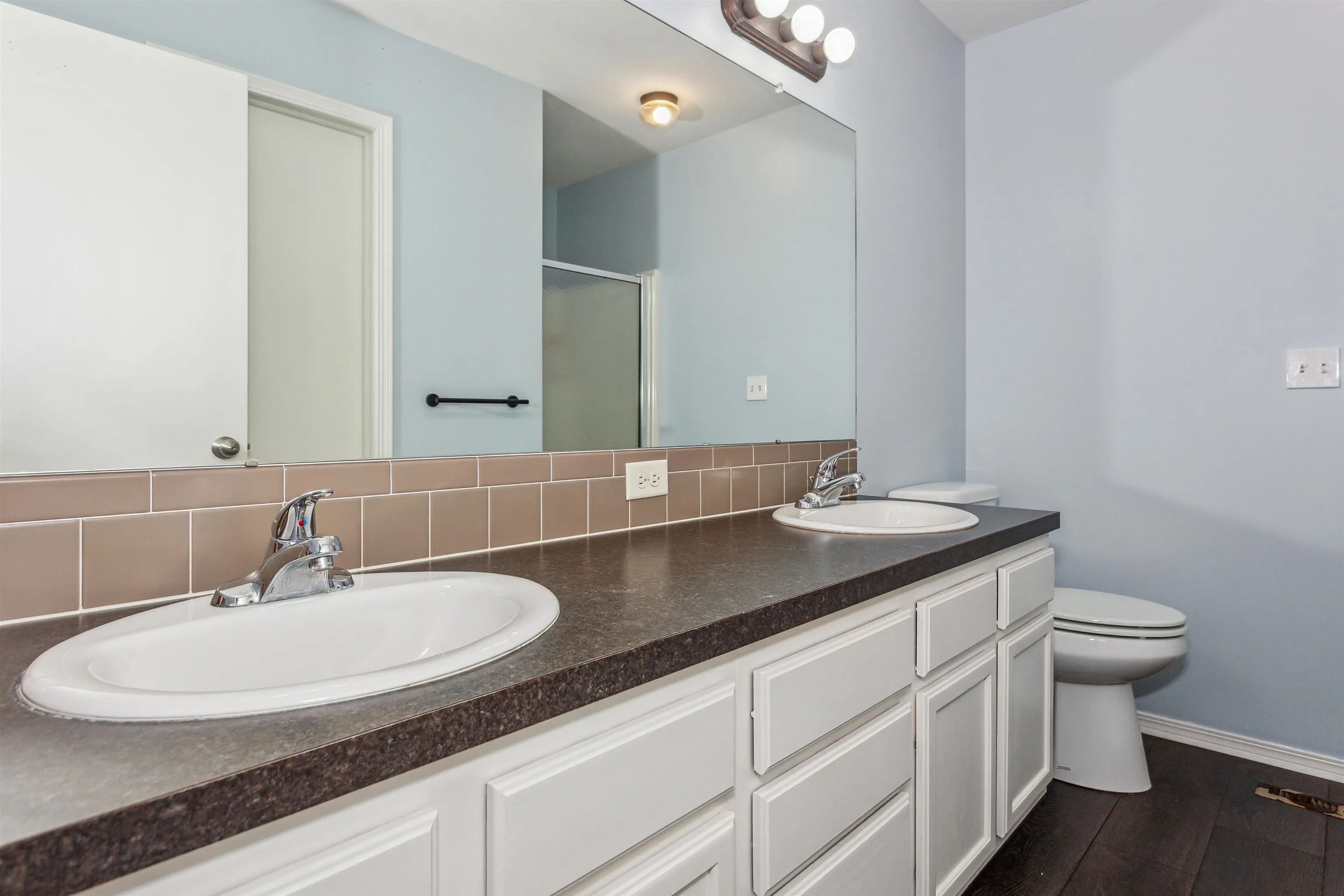 Wichita, Kansas 67207, United States, 3 Bedrooms Bedrooms, ,3 BathroomsBathrooms,Residential,Pending,13378