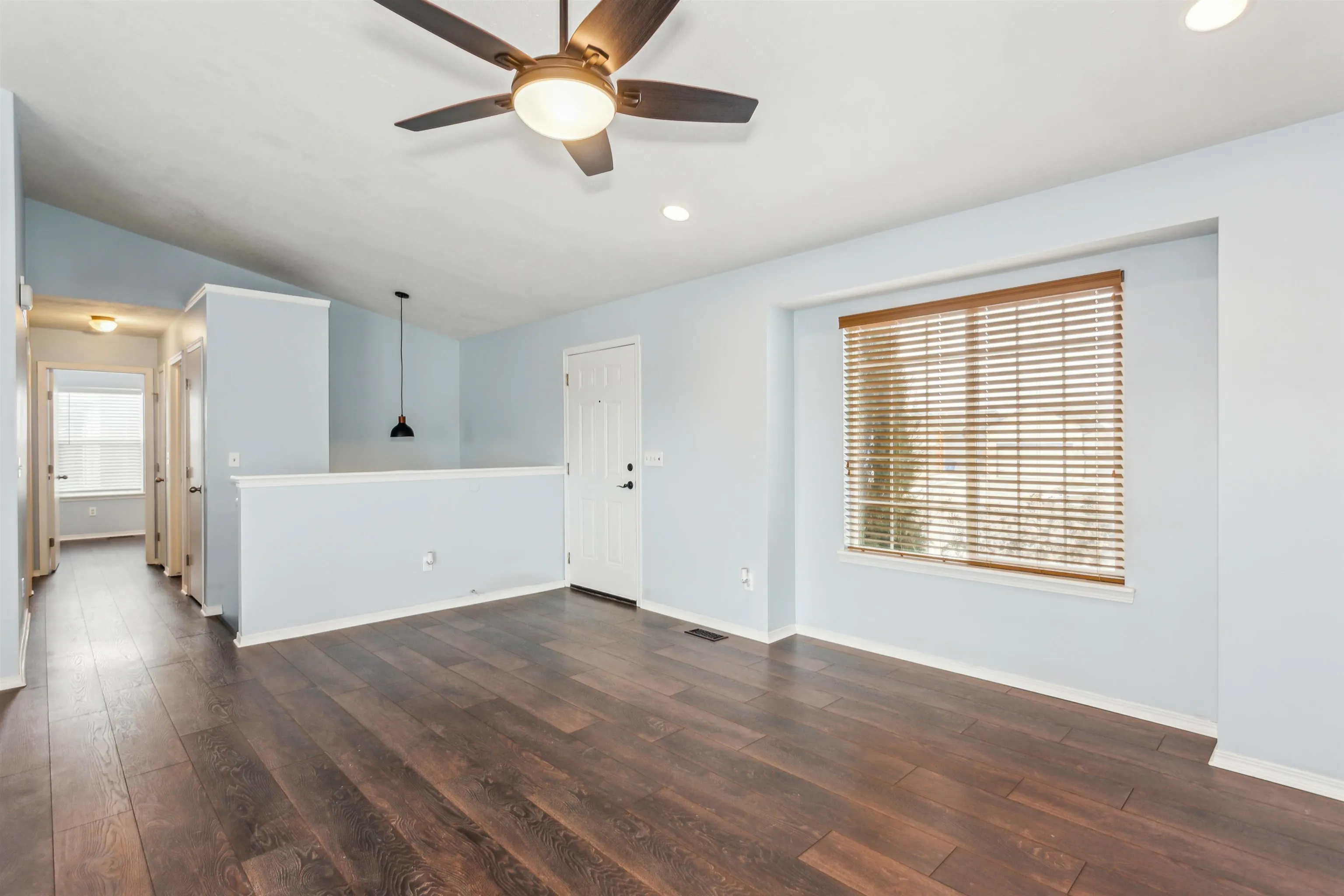 Wichita, Kansas 67207, United States, 3 Bedrooms Bedrooms, ,3 BathroomsBathrooms,Residential,Pending,13378