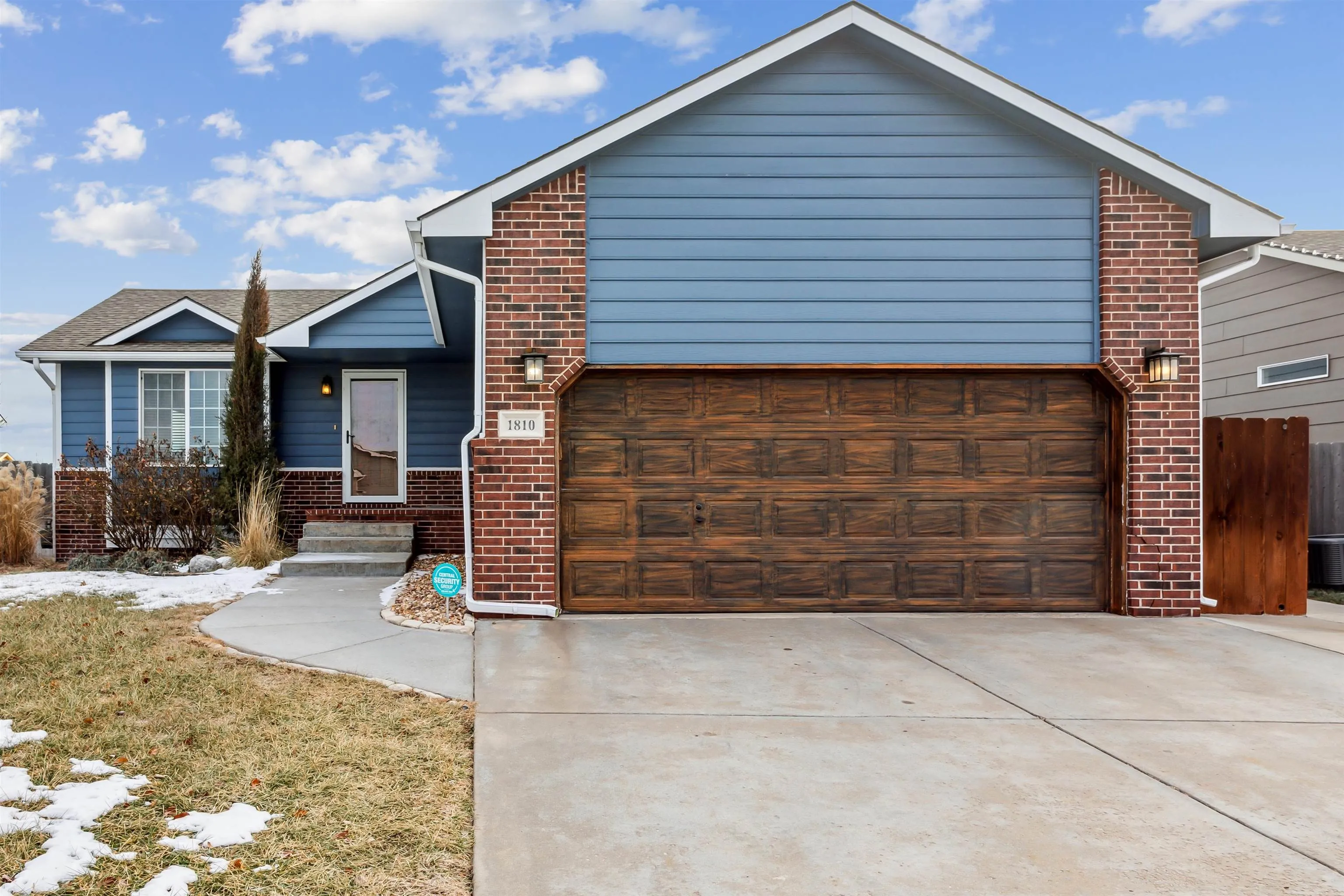 Wichita, Kansas 67207, United States, 3 Bedrooms Bedrooms, ,3 BathroomsBathrooms,Residential,Pending,13378