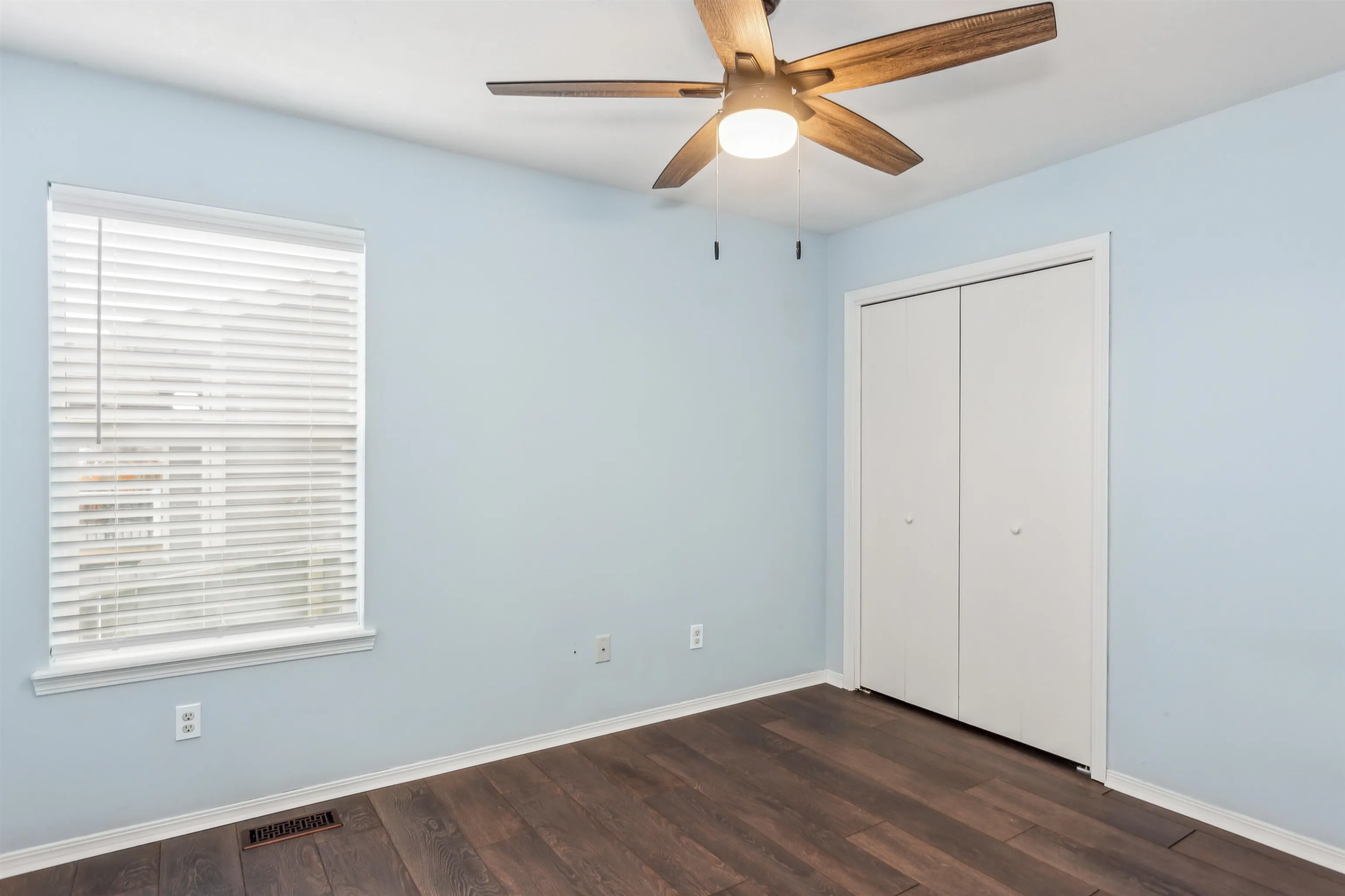 Wichita, Kansas 67207, United States, 3 Bedrooms Bedrooms, ,3 BathroomsBathrooms,Residential,Pending,13378