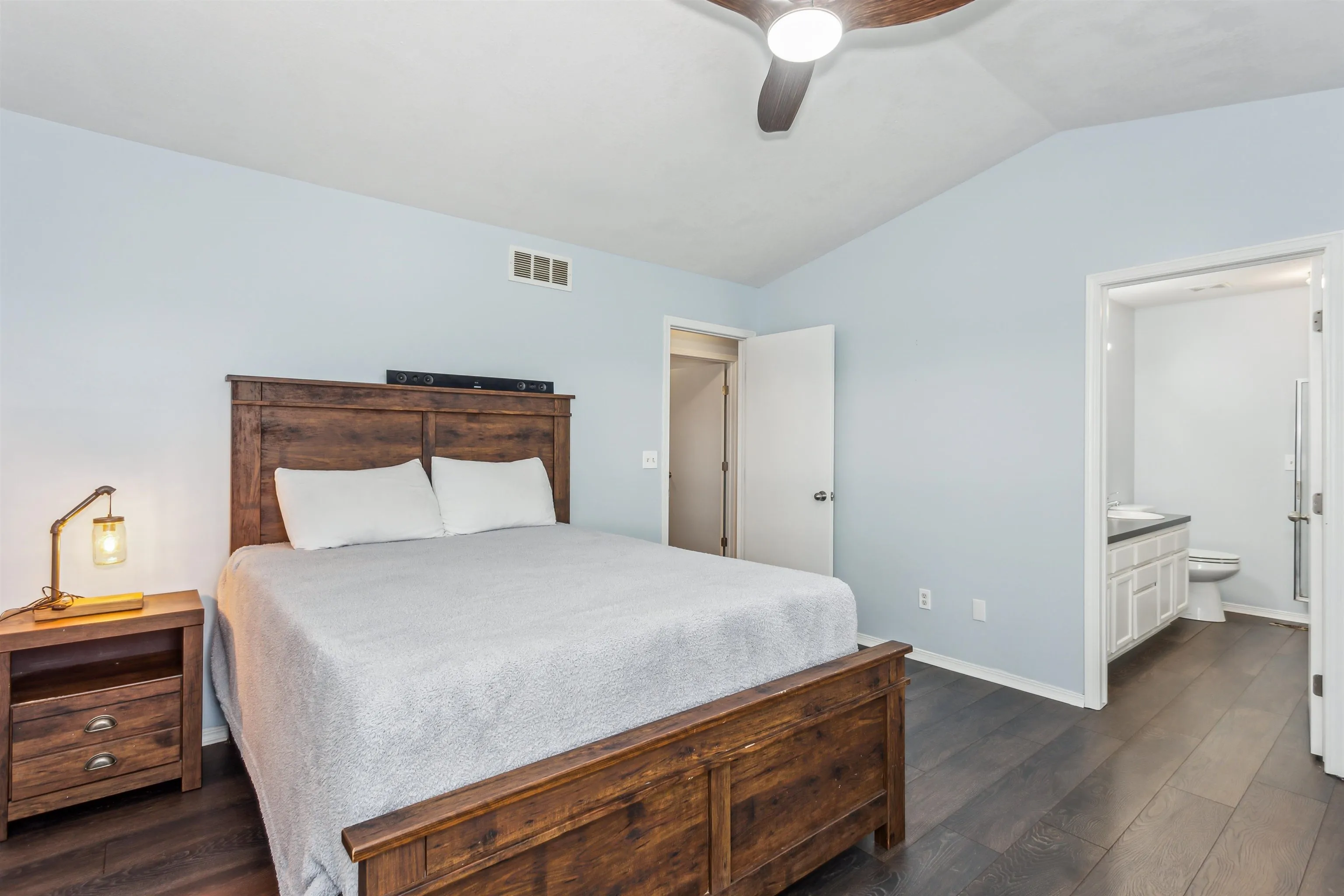 Wichita, Kansas 67207, United States, 3 Bedrooms Bedrooms, ,3 BathroomsBathrooms,Residential,Pending,13378