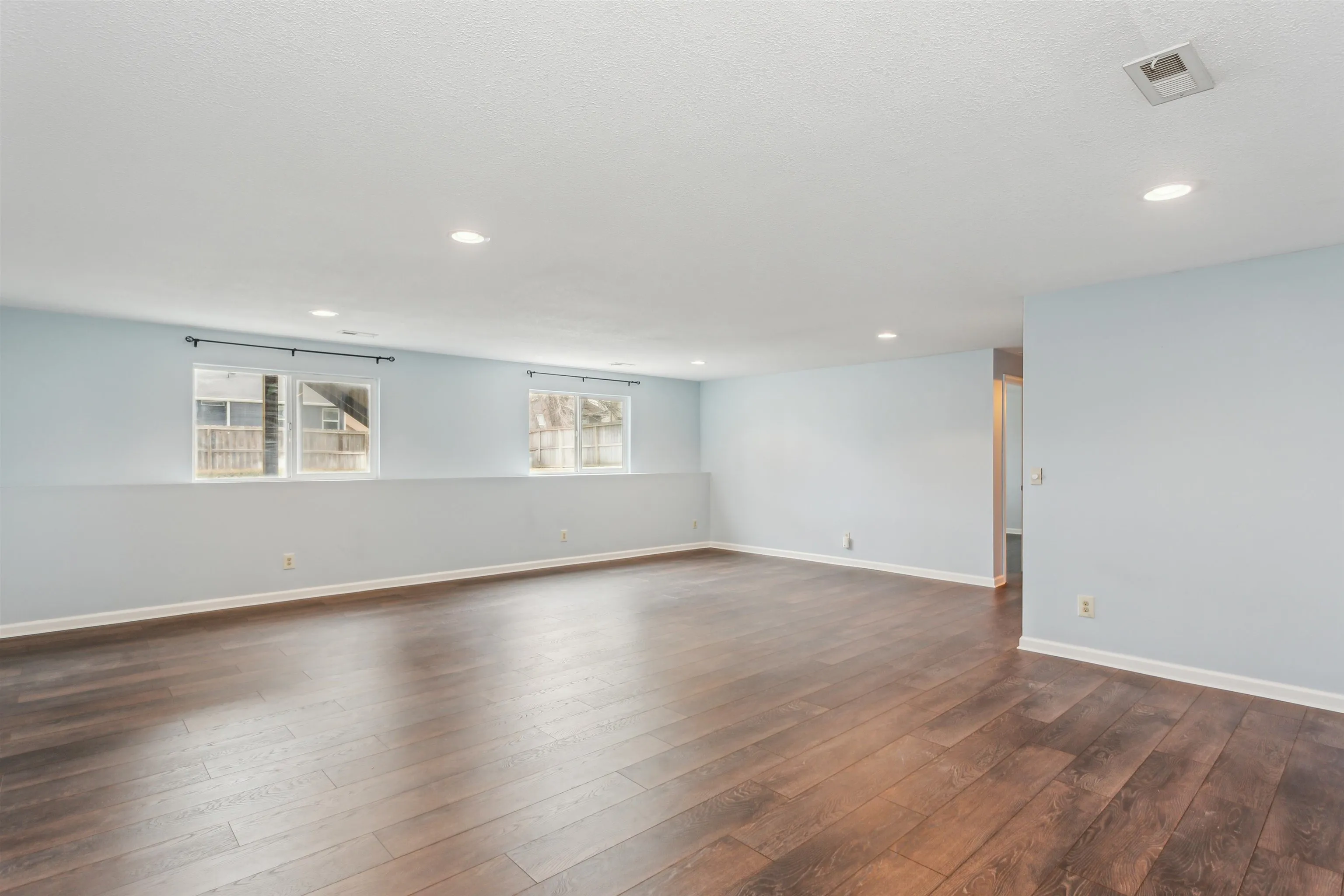 Wichita, Kansas 67207, United States, 3 Bedrooms Bedrooms, ,3 BathroomsBathrooms,Residential,Pending,13378