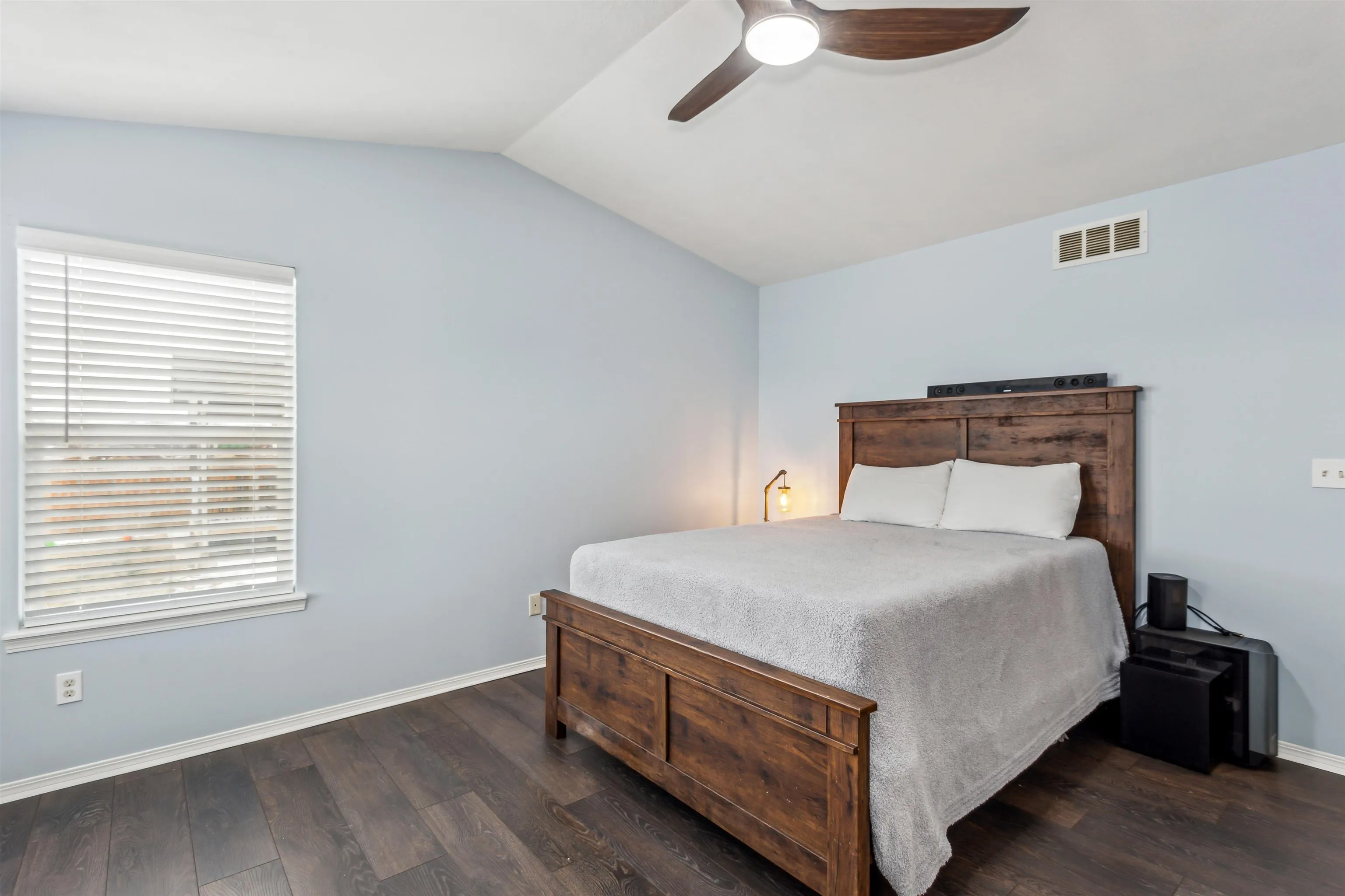 Wichita, Kansas 67207, United States, 3 Bedrooms Bedrooms, ,3 BathroomsBathrooms,Residential,Pending,13378