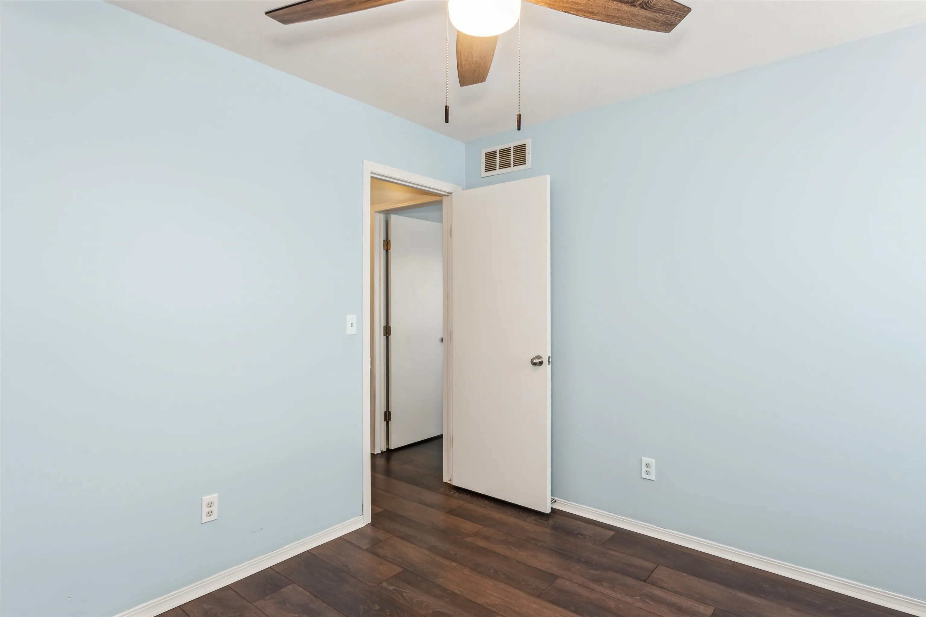 Wichita, Kansas 67207, United States, 3 Bedrooms Bedrooms, ,3 BathroomsBathrooms,Residential,Pending,13378