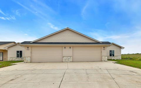Homes For Sale - 9155 E Chris Ct<br/> Bel Aire, KS 67226
