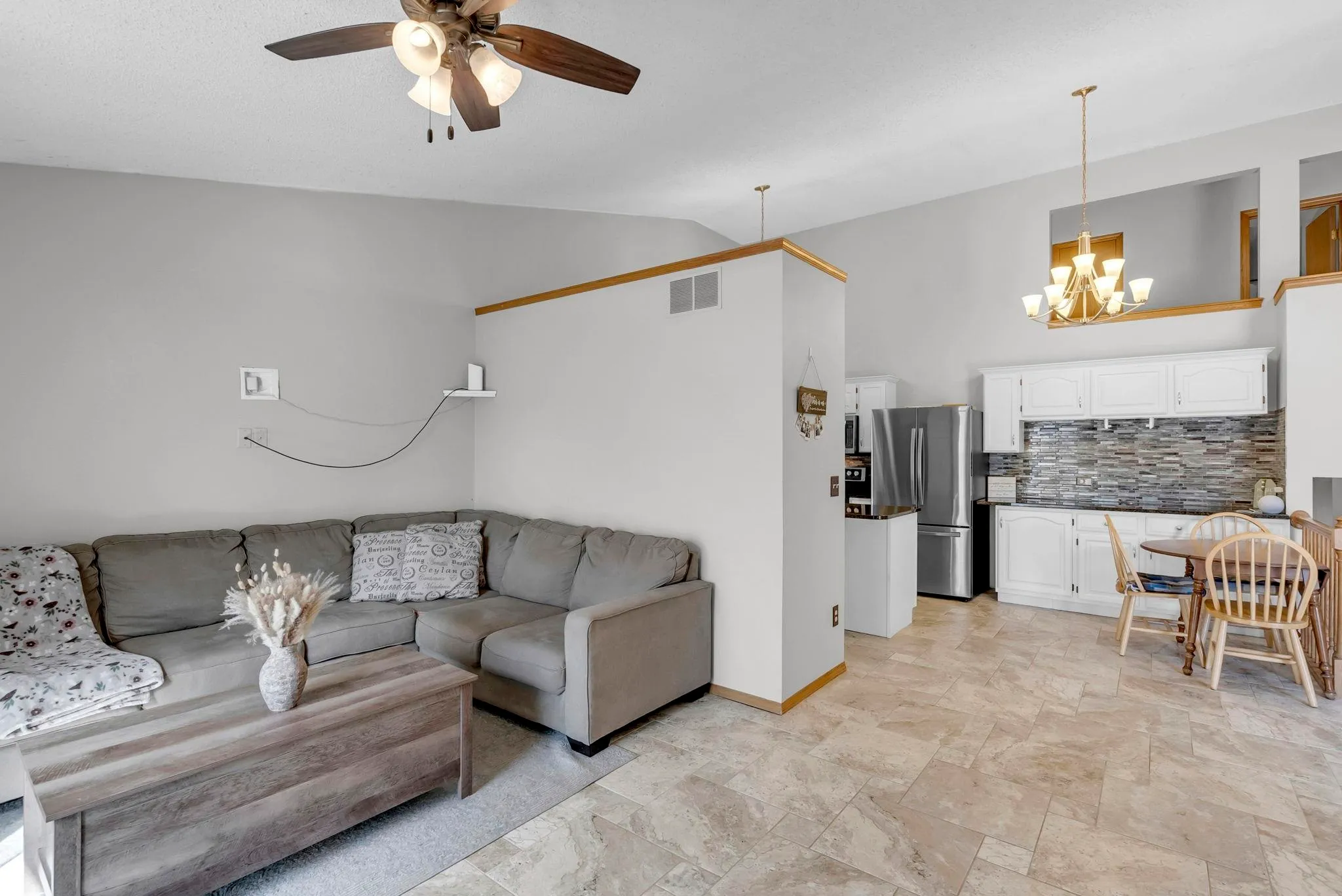 Wichita, Kansas 67209, United States, 3 Bedrooms Bedrooms, ,3 BathroomsBathrooms,Residential,Pending,78556