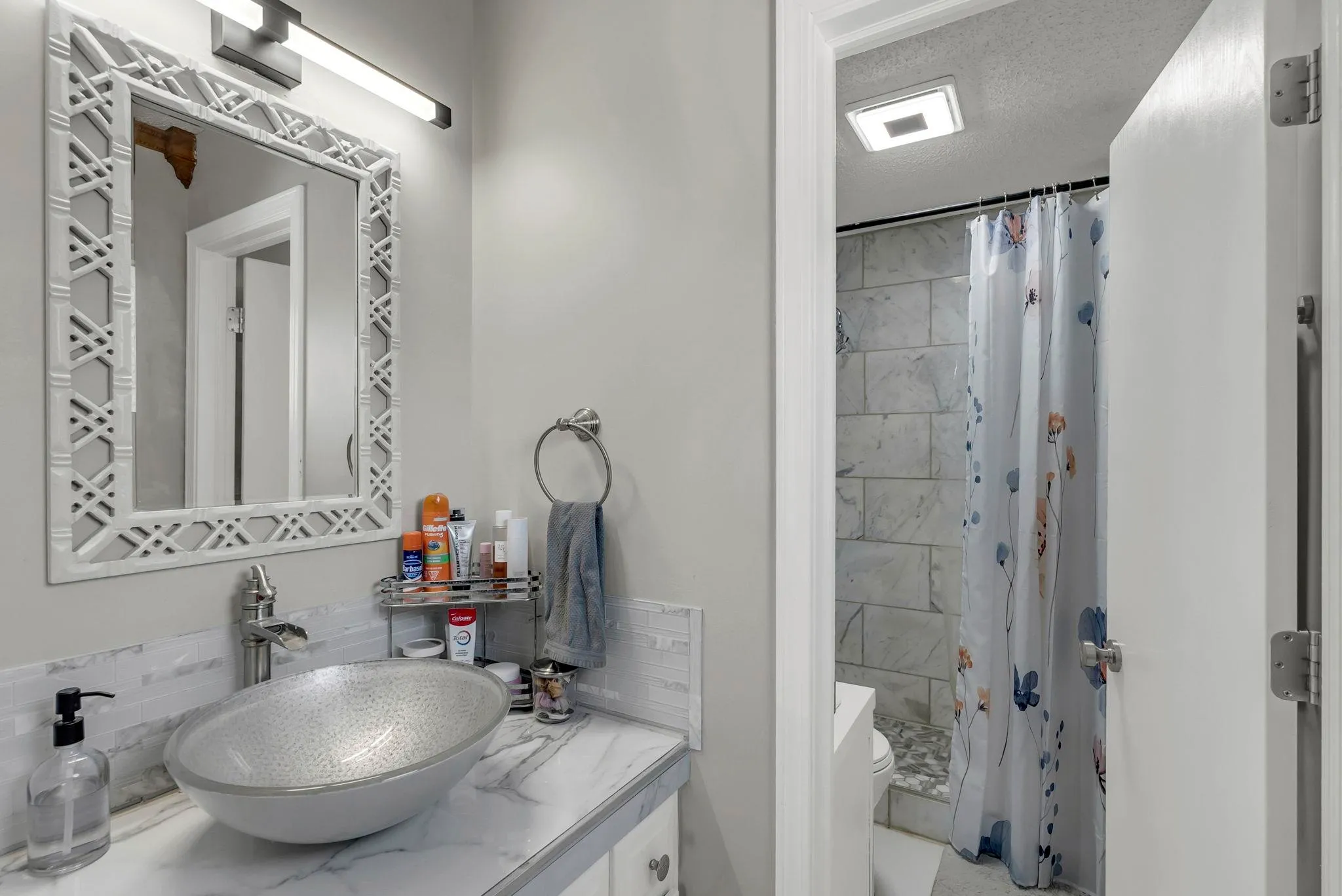 Wichita, Kansas 67209, United States, 3 Bedrooms Bedrooms, ,3 BathroomsBathrooms,Residential,Pending,78556