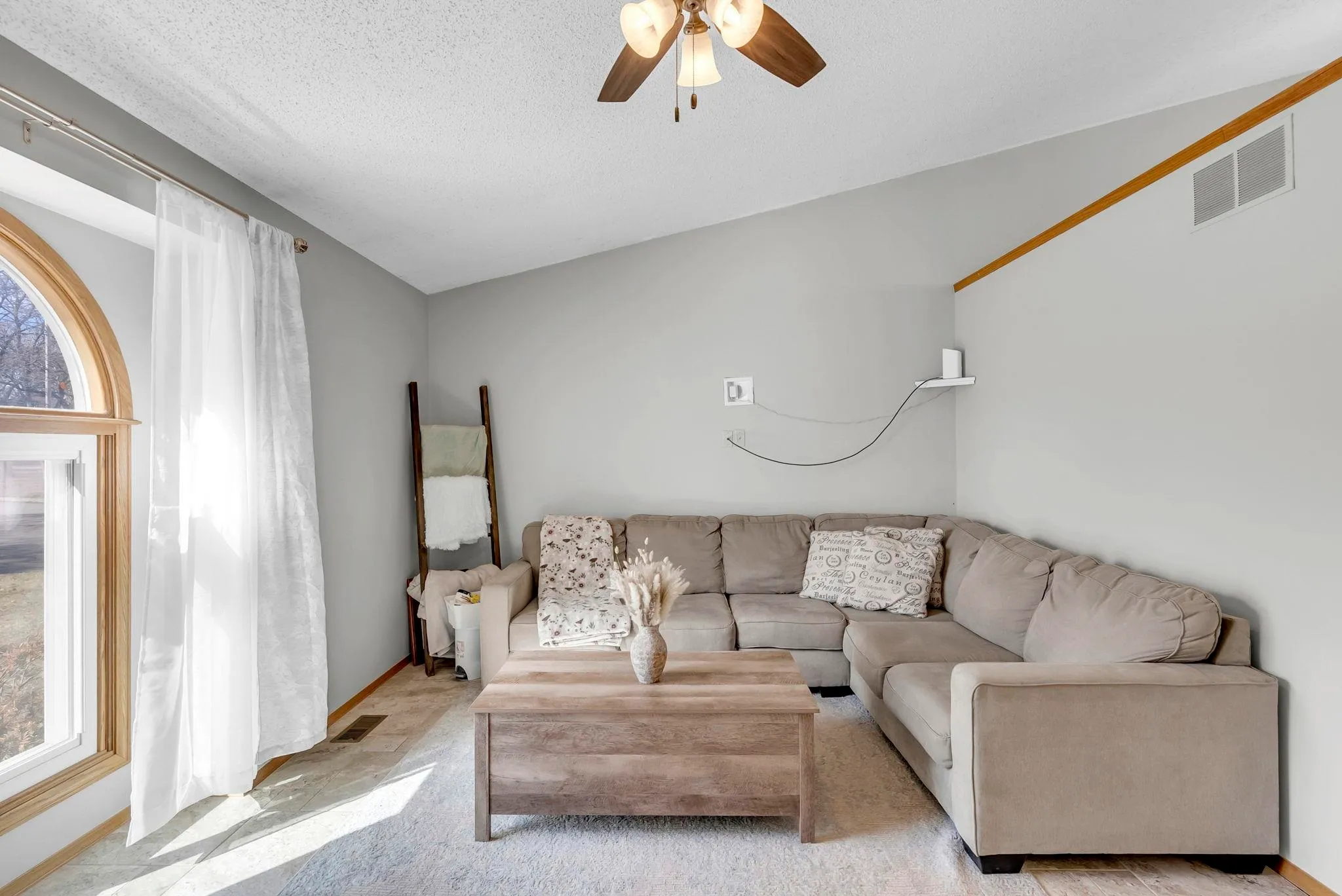 Wichita, Kansas 67209, United States, 3 Bedrooms Bedrooms, ,3 BathroomsBathrooms,Residential,Pending,78556