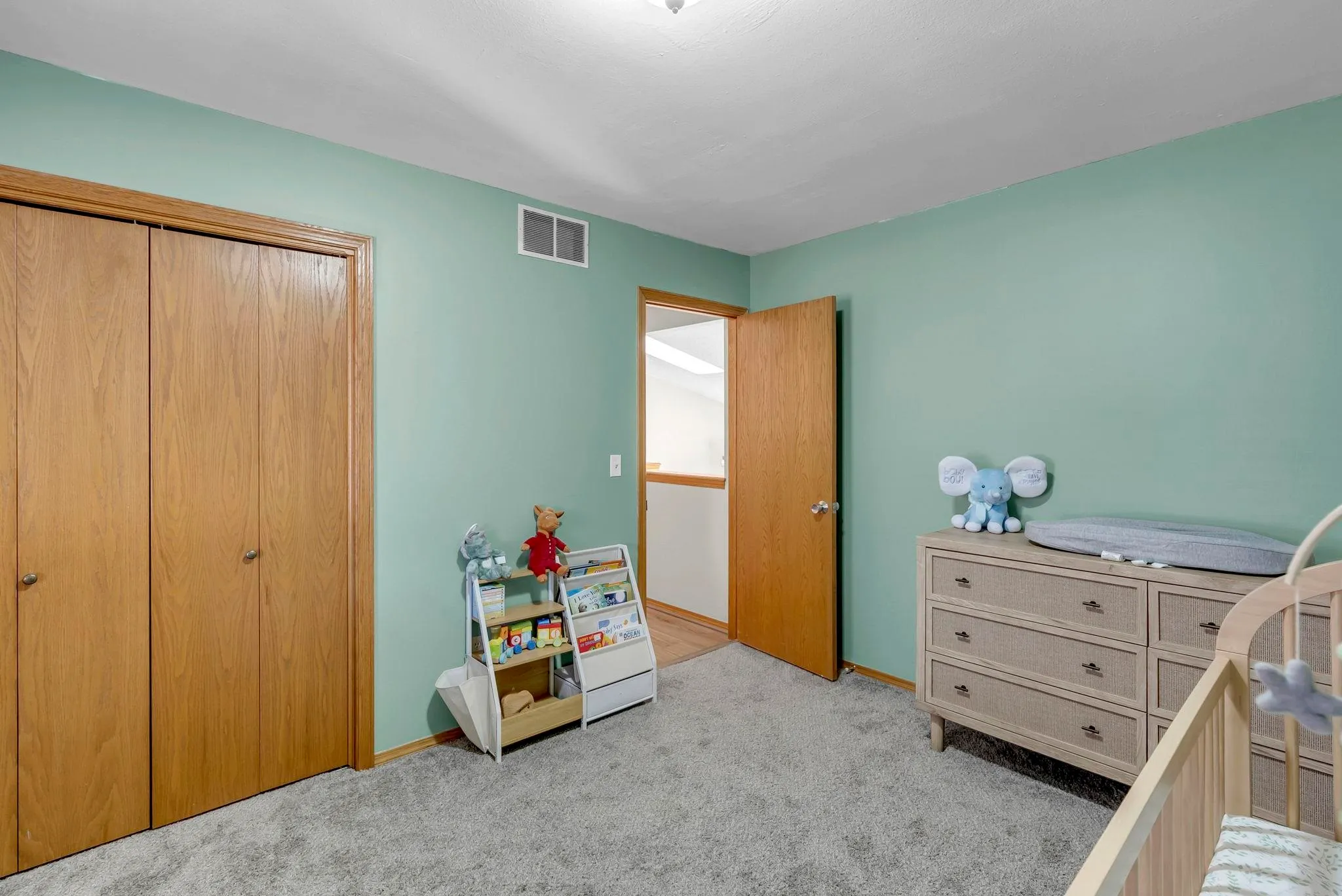 Wichita, Kansas 67209, United States, 3 Bedrooms Bedrooms, ,3 BathroomsBathrooms,Residential,Pending,78556