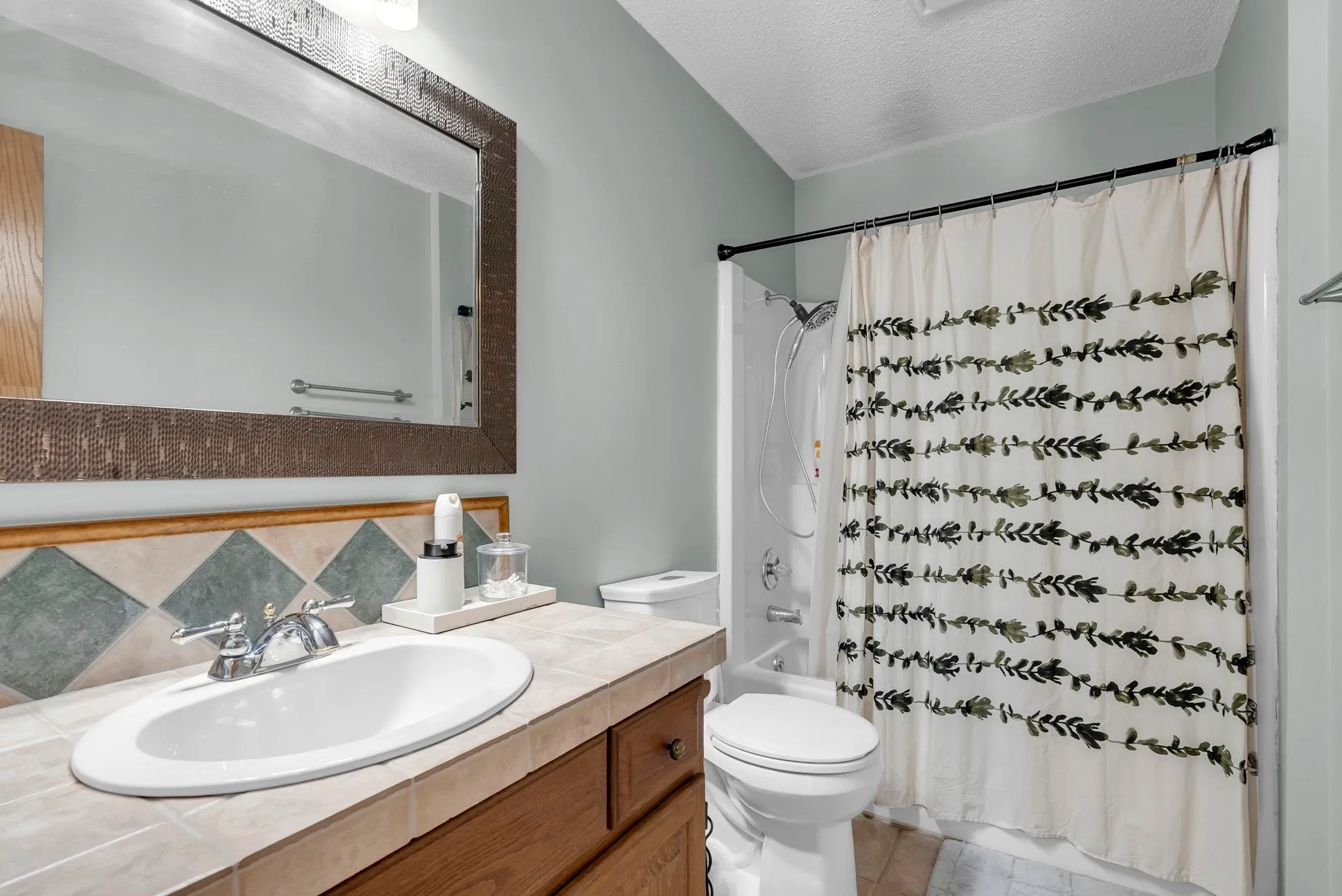 Wichita, Kansas 67209, United States, 3 Bedrooms Bedrooms, ,3 BathroomsBathrooms,Residential,Pending,78556