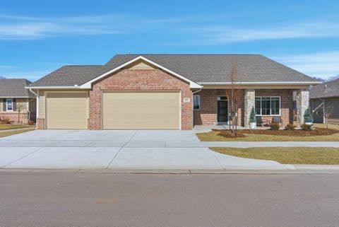 Townhouse For Sale - 854 N Thornton St<br/> Sedgwick County, Wichita, KS 67235