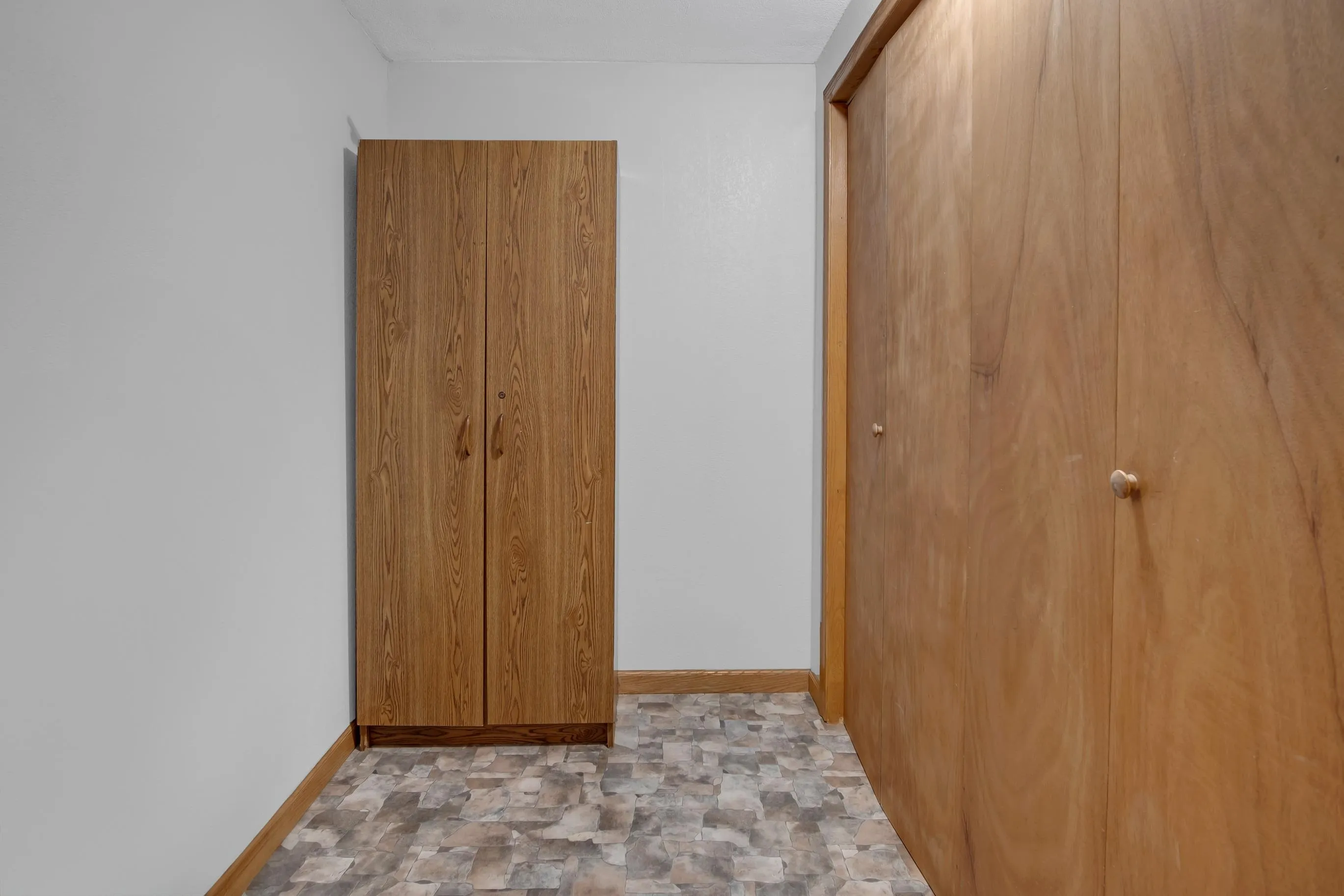 Burrton, Kansas 67020, United States, 3 Bedrooms Bedrooms, ,2 BathroomsBathrooms,Residential,Active,115206