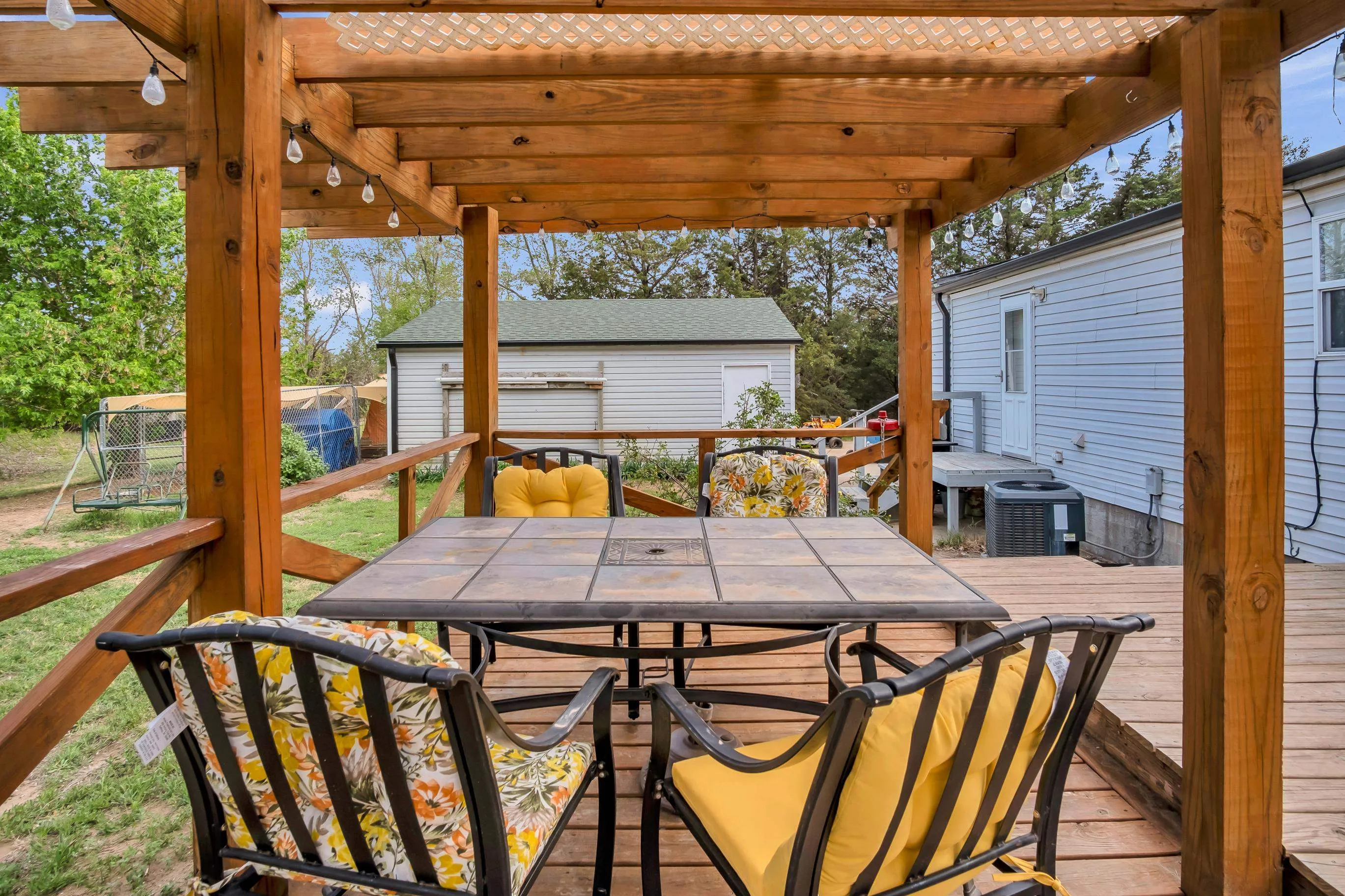 Burrton, Kansas 67020, United States, 3 Bedrooms Bedrooms, ,2 BathroomsBathrooms,Residential,Active,115206