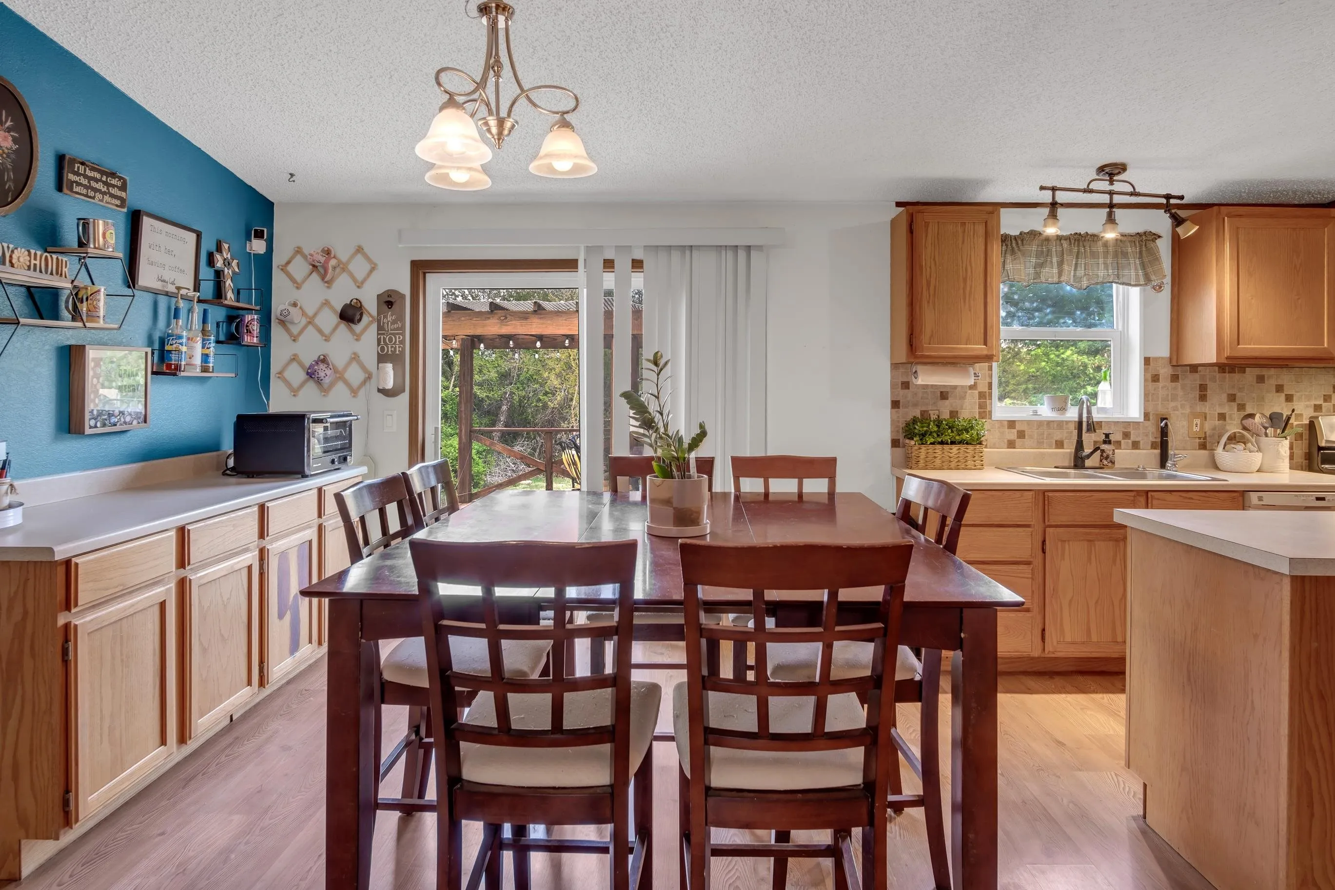 Burrton, Kansas 67020, United States, 3 Bedrooms Bedrooms, ,2 BathroomsBathrooms,Residential,Active,115206