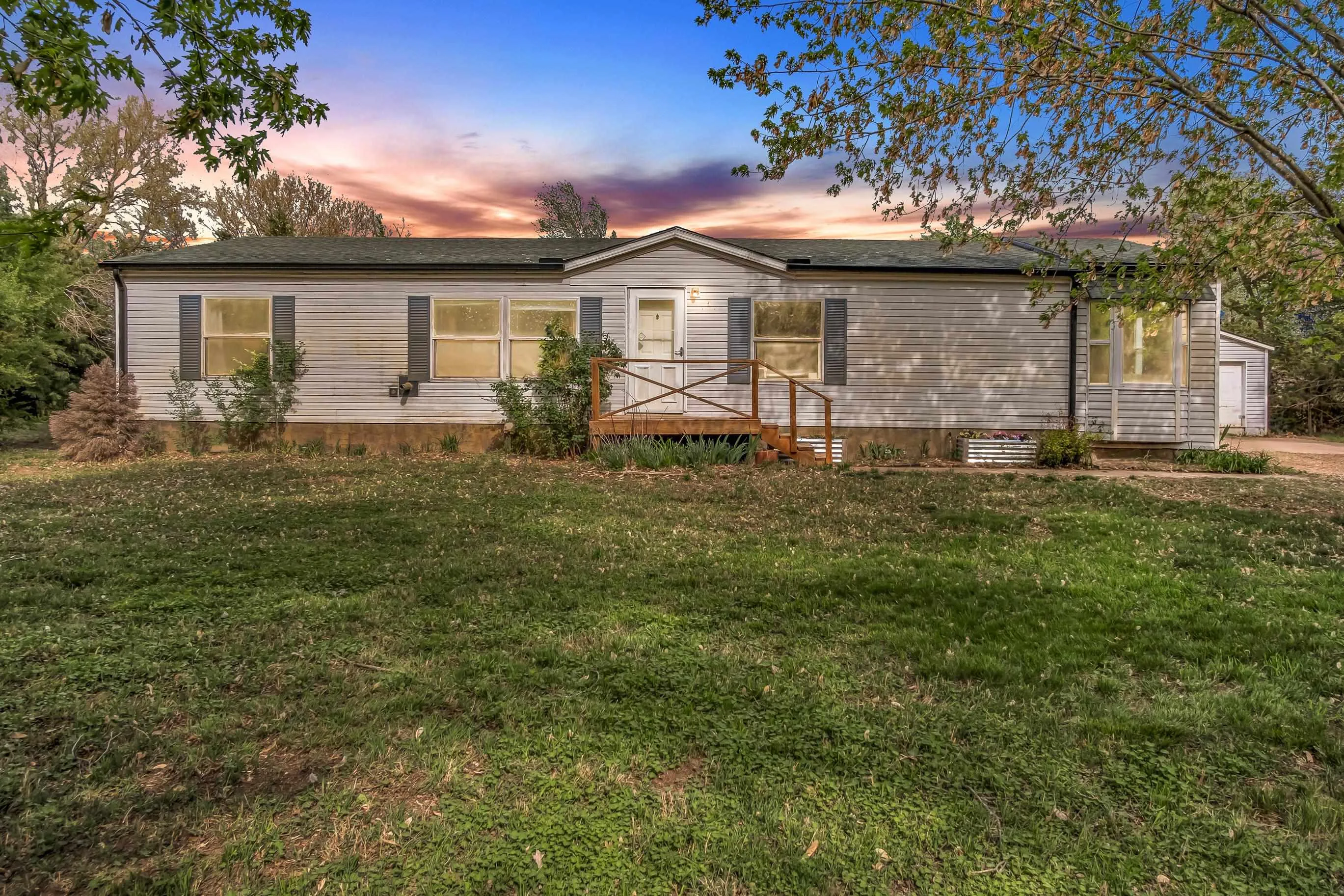 Burrton, Kansas 67020, United States, 3 Bedrooms Bedrooms, ,2 BathroomsBathrooms,Residential,Active,115206