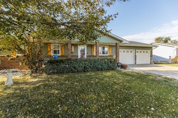 2266 LINDEN DR, SALINA, KS 67401 - Image c1e4829ceebac7e1132f23d93f3e4473/2148302306