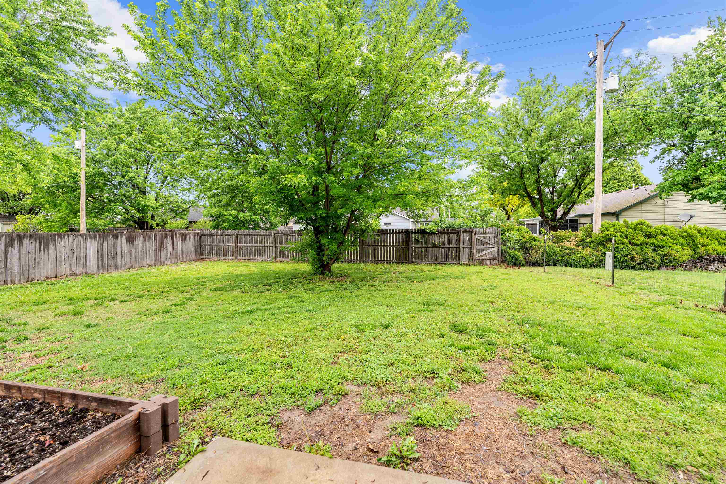 1505 E Republic Ave, Salina, Kansas image 17