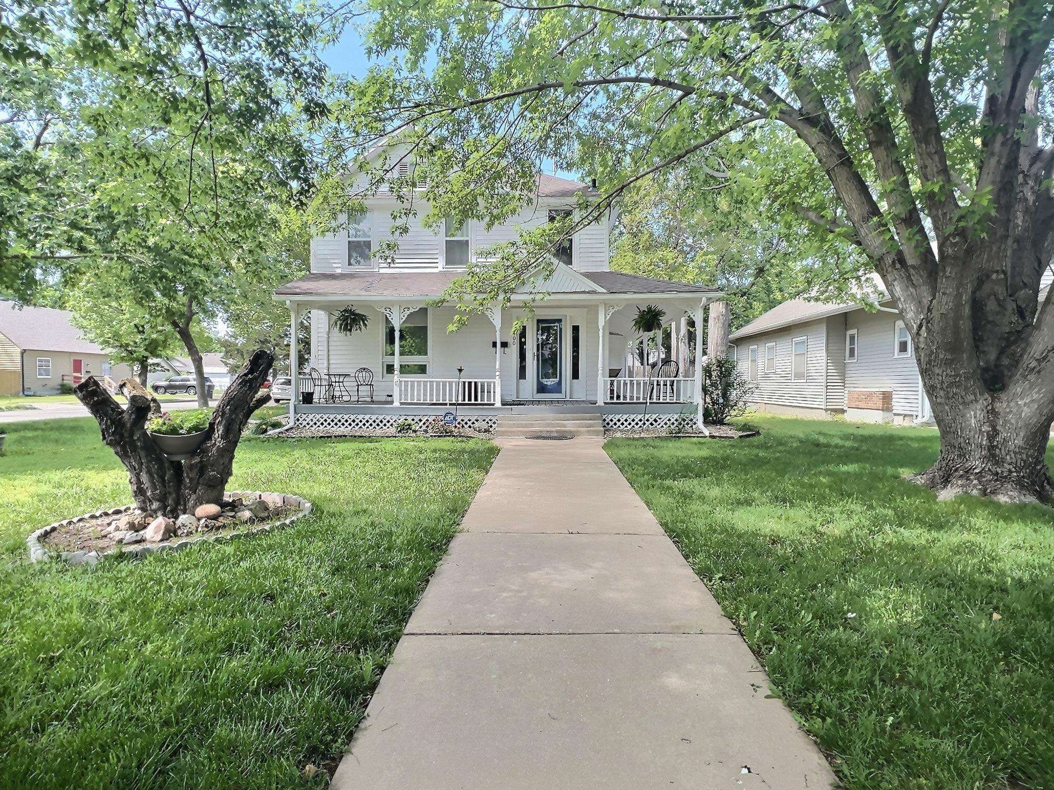 400 E 1st St, Newton, Kansas image 2