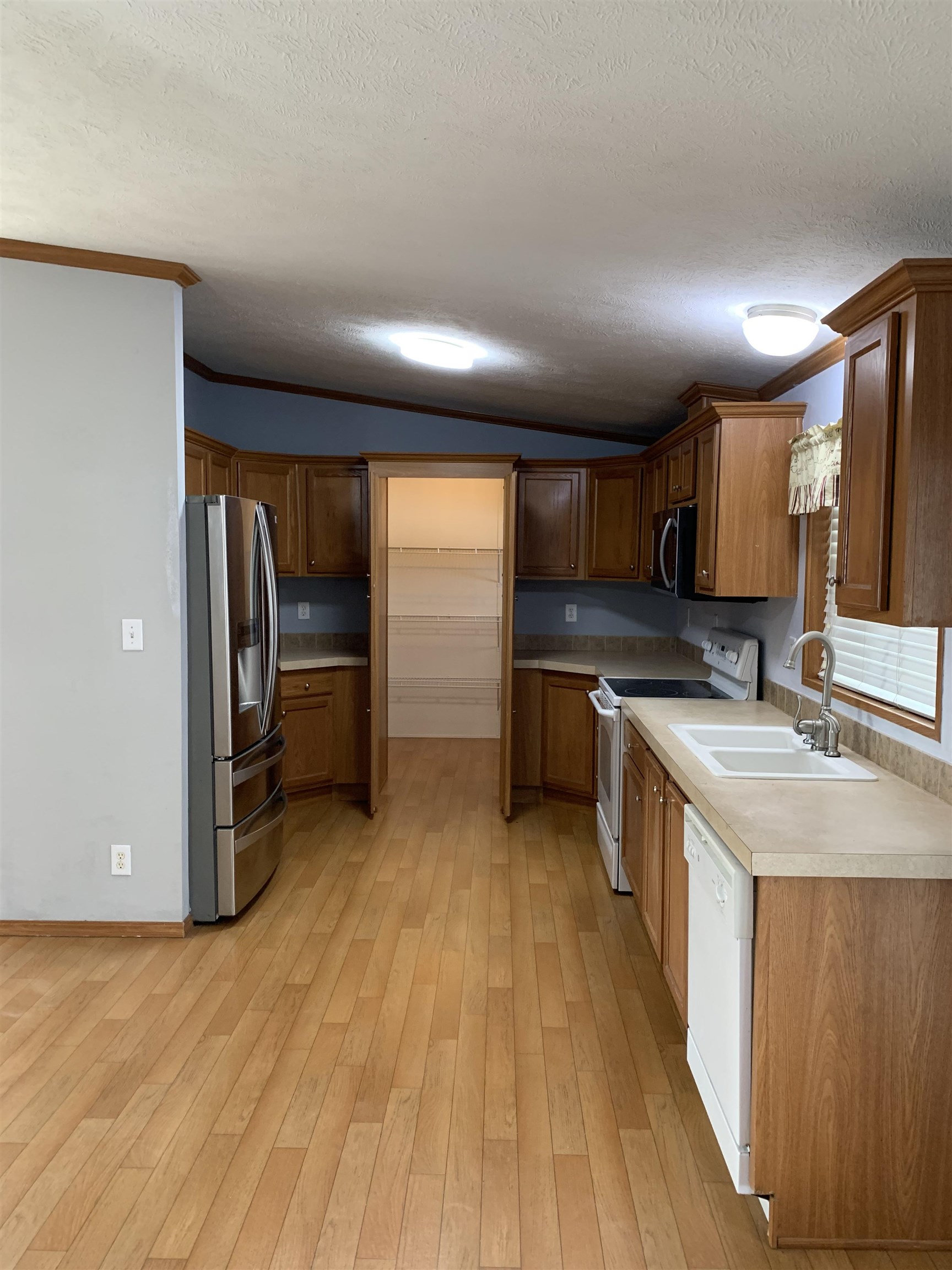 4216 E Jonquil Cir, Wichita, Kansas image 6