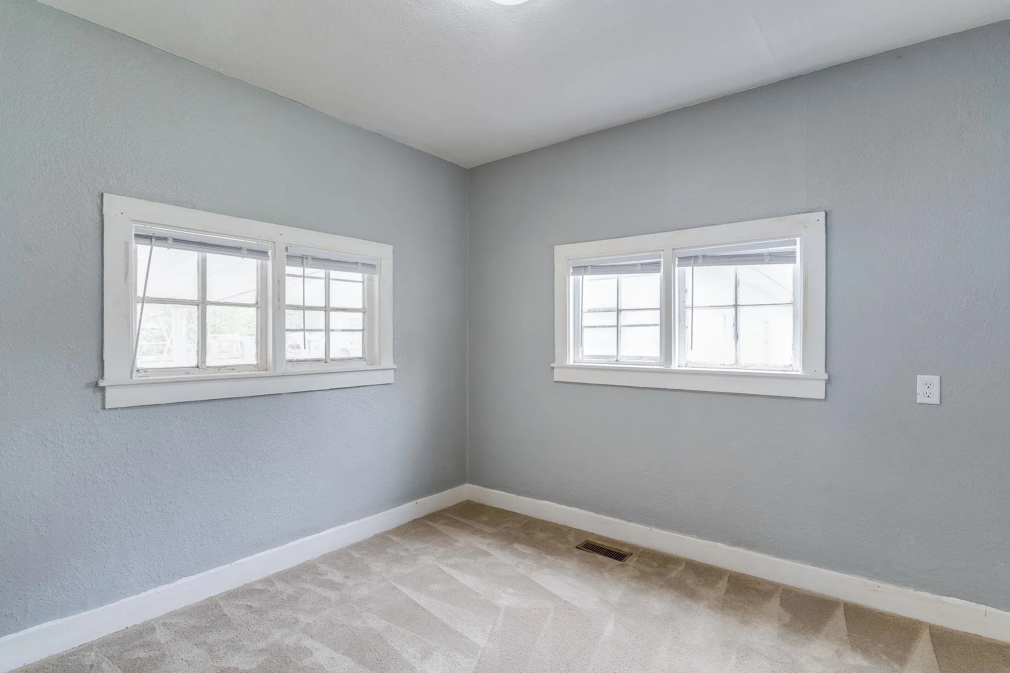 Wichita, Kansas 67213, United States, 3 Bedrooms Bedrooms, ,2 BathroomsBathrooms,Residential,Active,216780