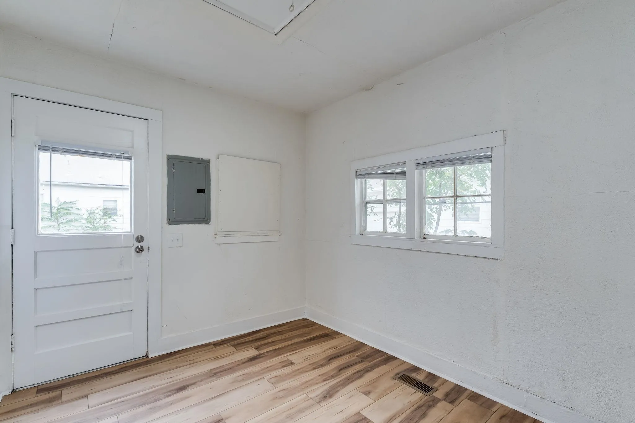 Wichita, Kansas 67213, United States, 3 Bedrooms Bedrooms, ,2 BathroomsBathrooms,Residential,Active,216780