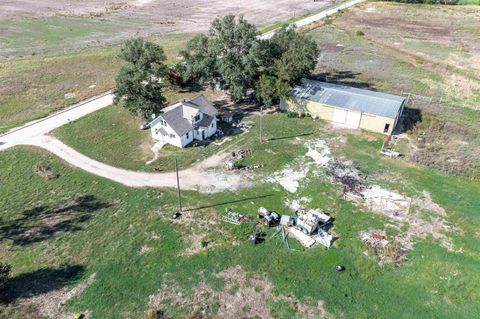 Homes For Sale - 5202 N Willow Lake<br/> Burrton, KS 67020