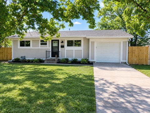Homes For Sale - 1737 S Fern Ave<br/> Wichita, KS 67213