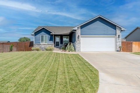 Homes For Sale - 1806 S Bedford St<br/> Wichita, KS 67207