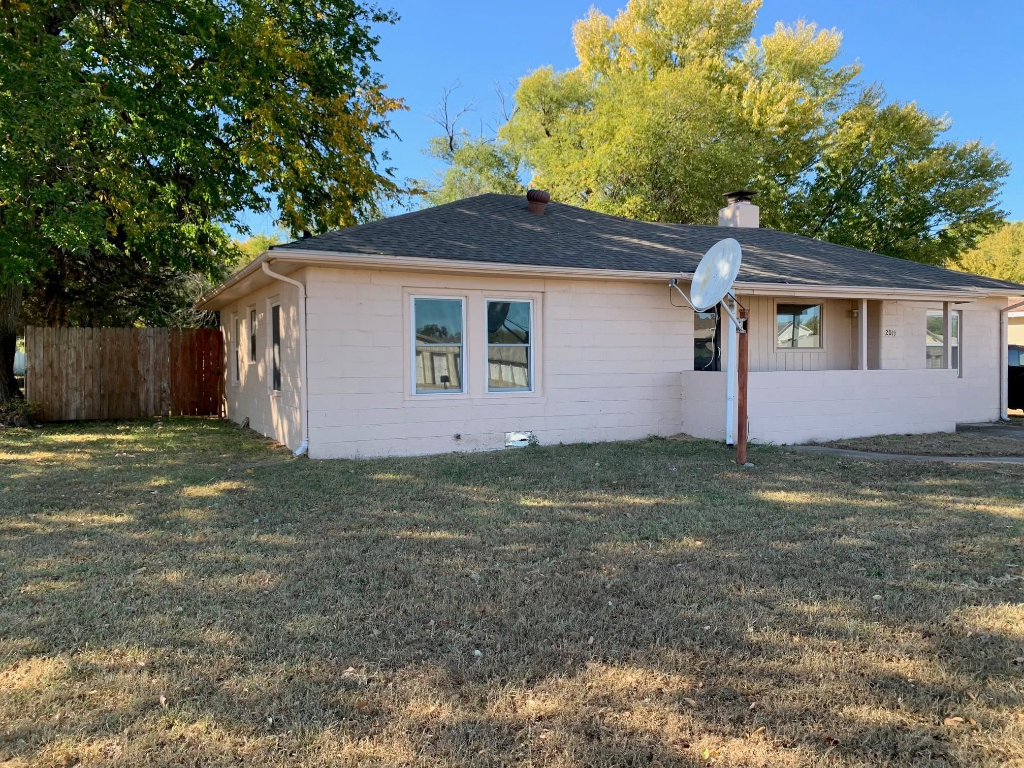 2019 Andrews St, Winfield, Kansas image 1