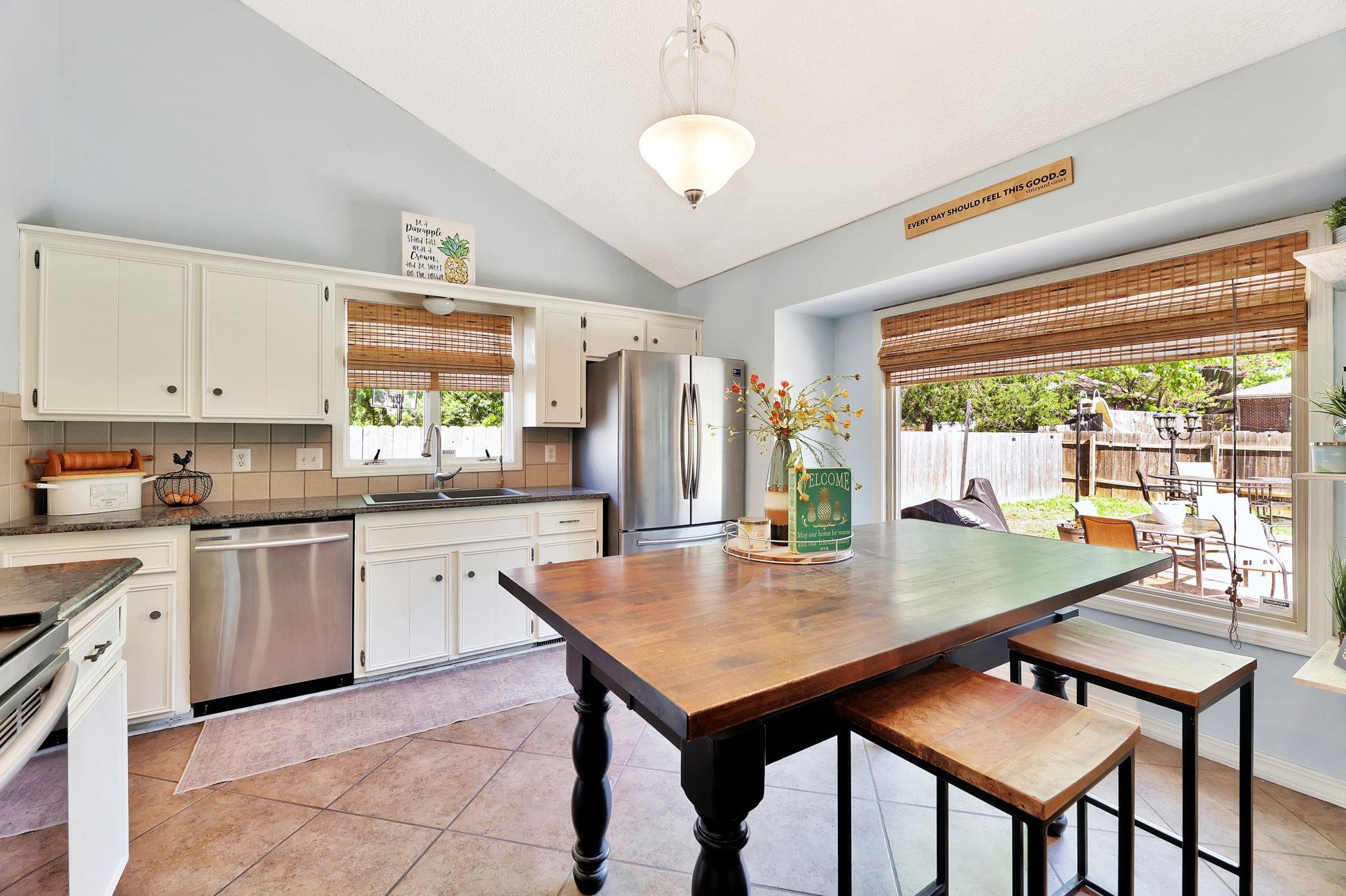 1216 N Armstrong Ct, Derby, Virginia image 8