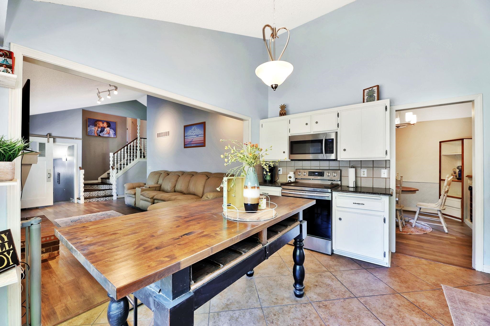 1216 N Armstrong Ct, Derby, Virginia image 10