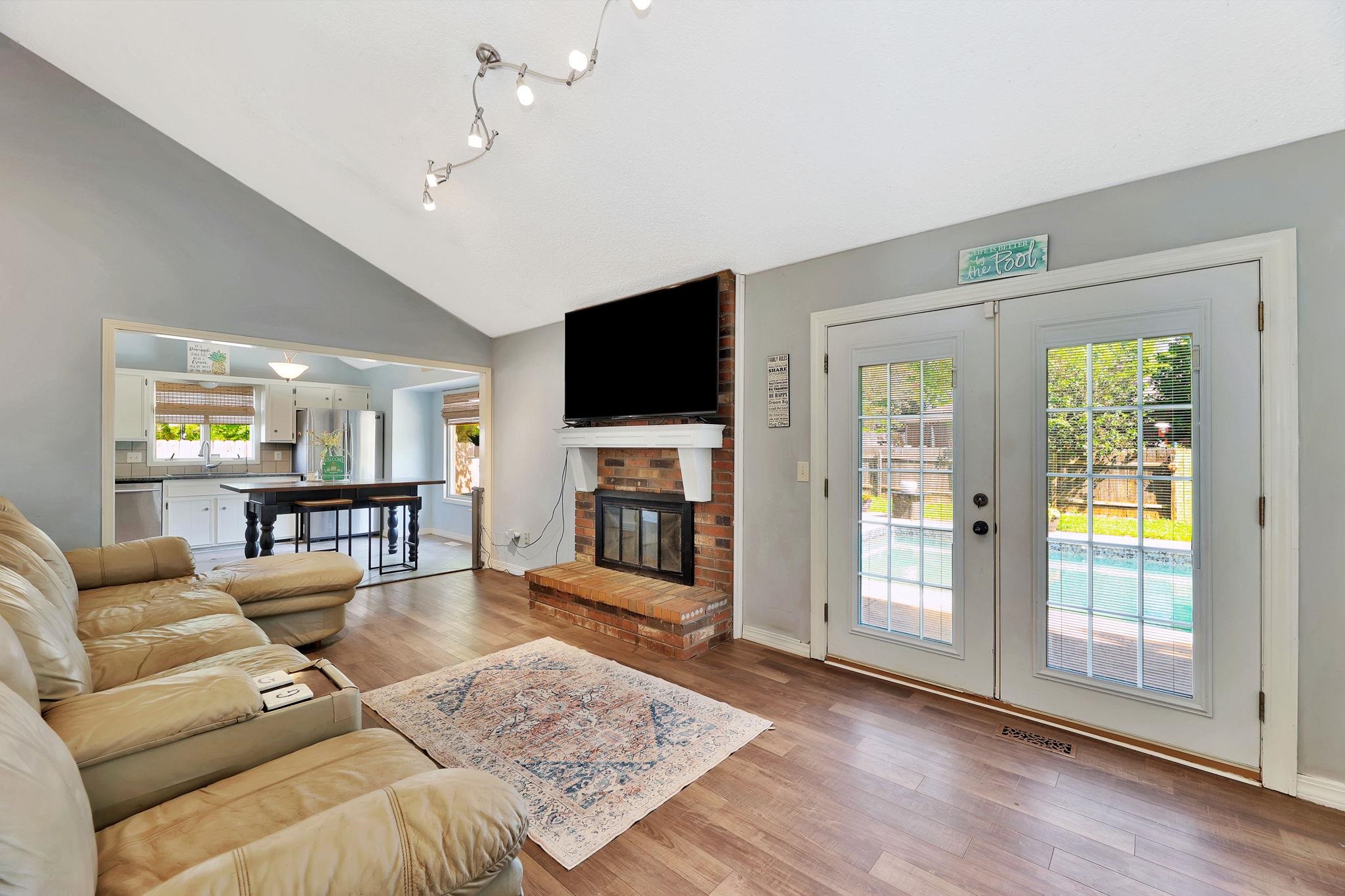 1216 N Armstrong Ct, Derby, Virginia image 12