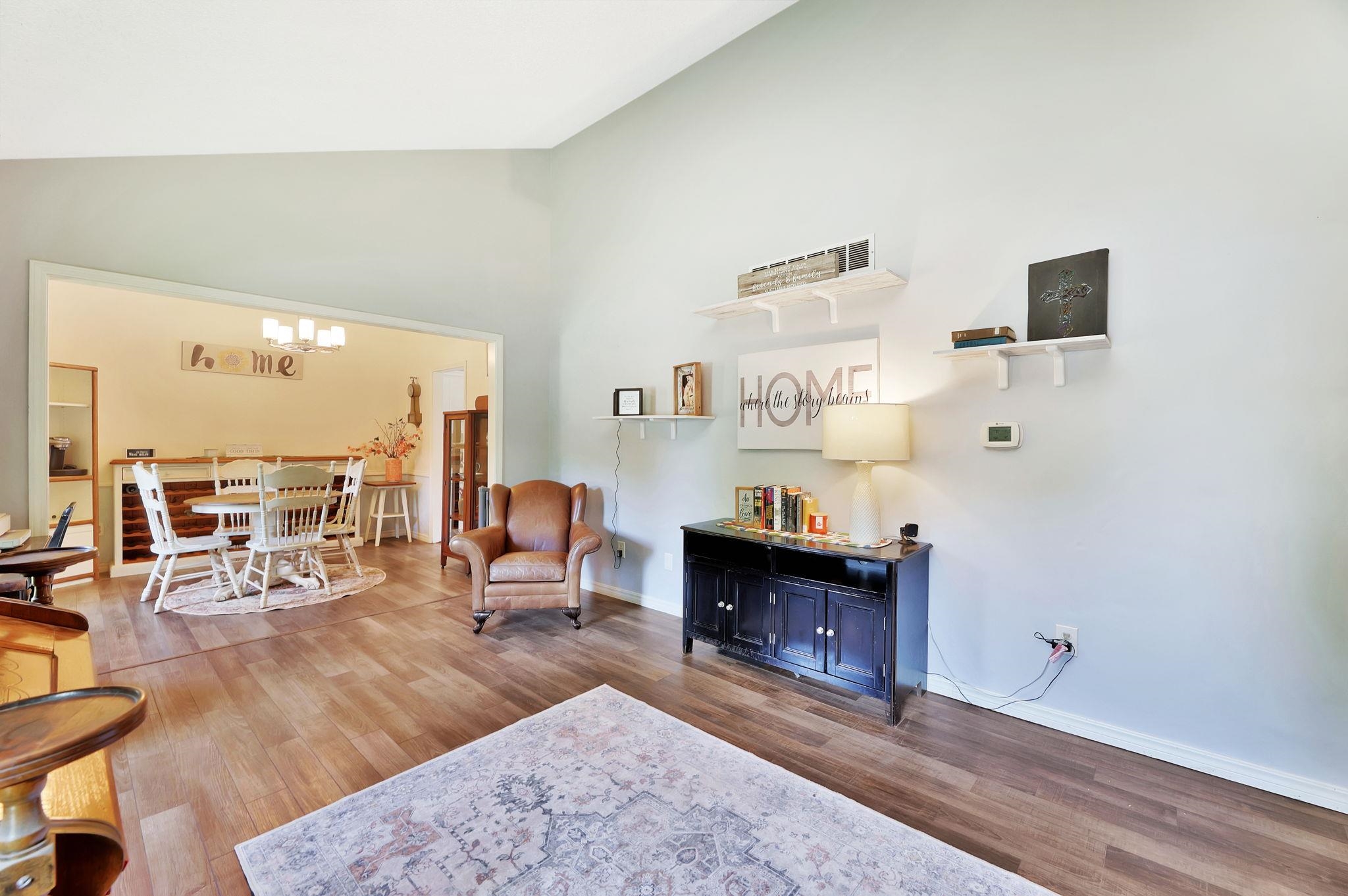 1216 N Armstrong Ct, Derby, Virginia image 4