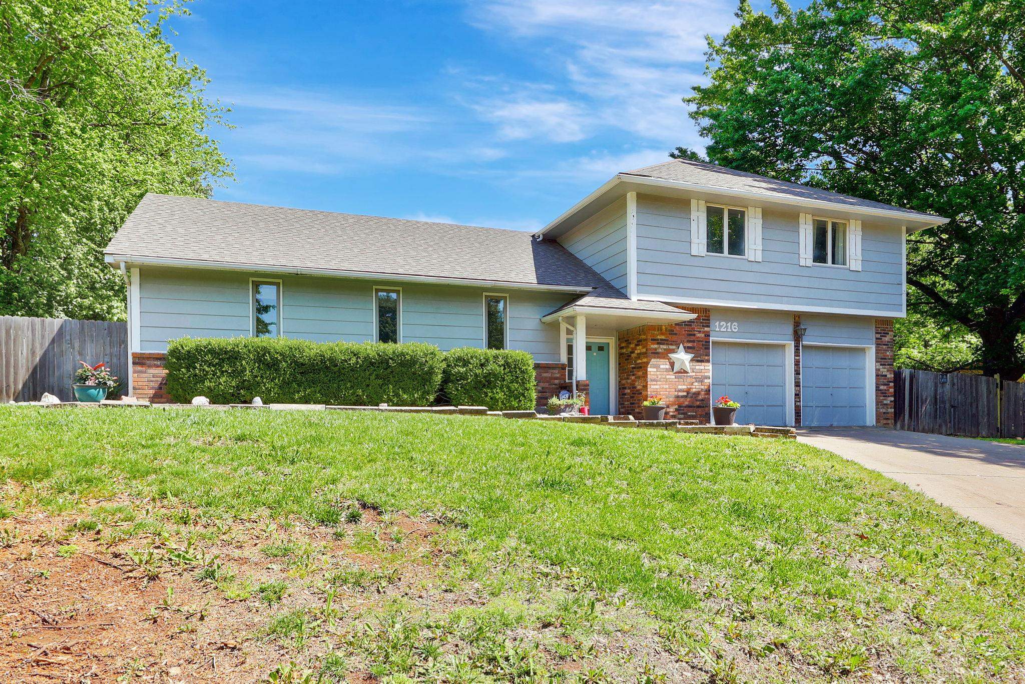 1216 N Armstrong Ct, Derby, Virginia image 2