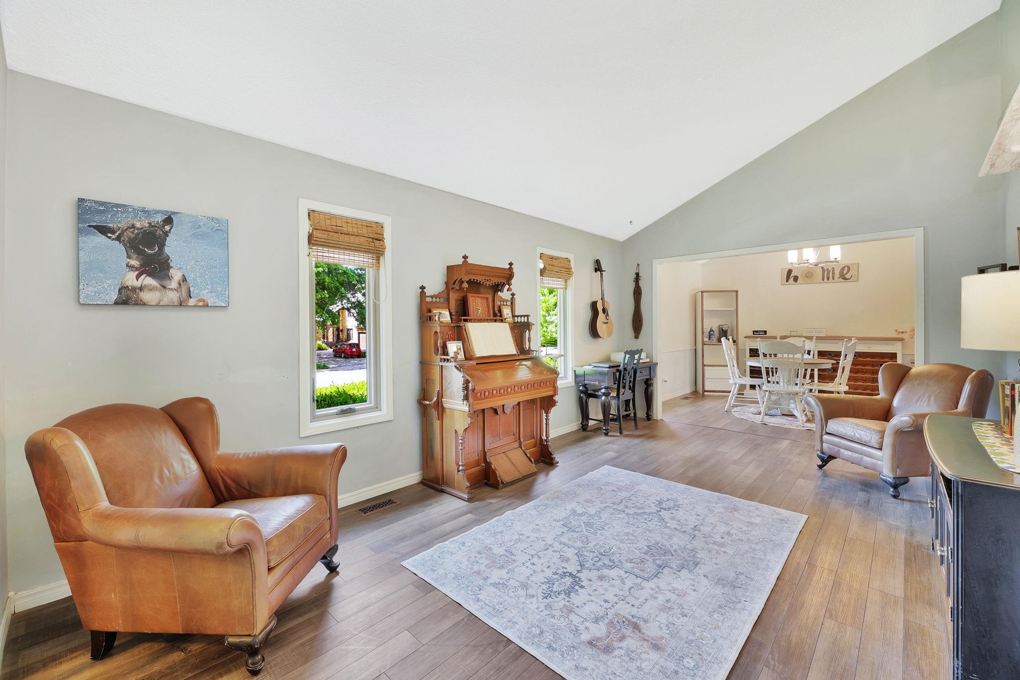 1216 N Armstrong Ct, Derby, Virginia image 3