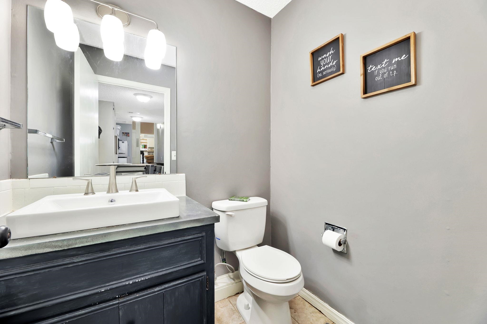 1216 N Armstrong Ct, Derby, Virginia image 25