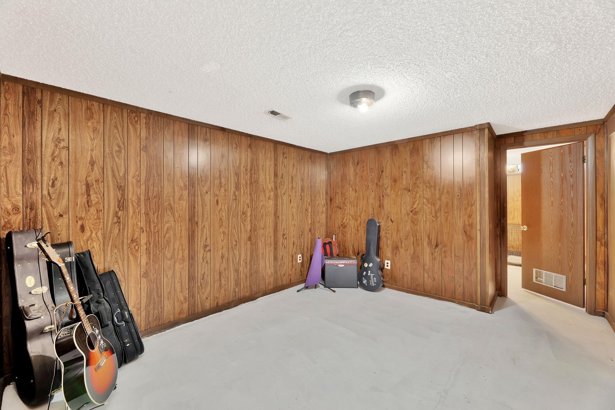 1216 N Armstrong Ct, Derby, Virginia image 26