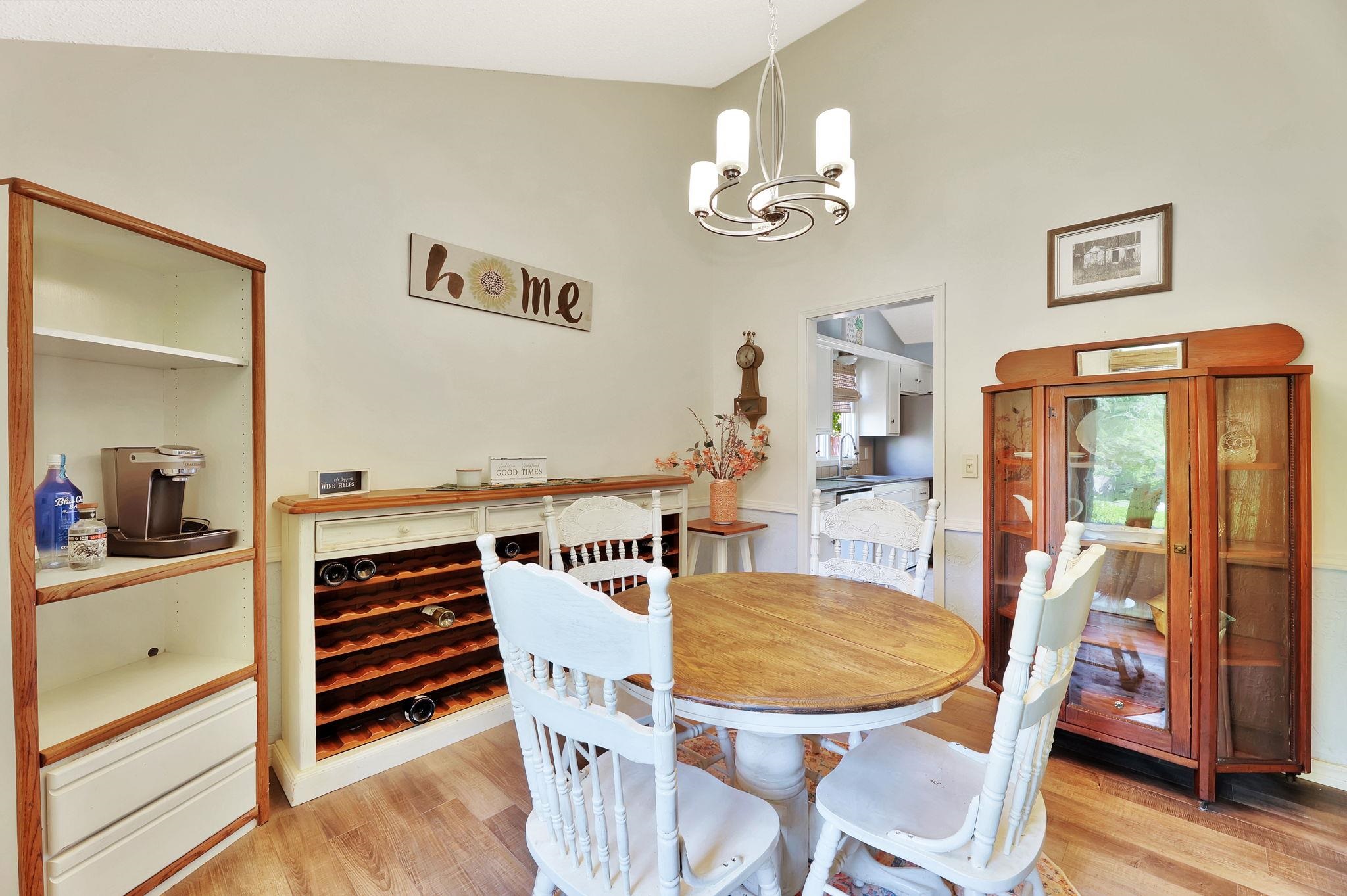 1216 N Armstrong Ct, Derby, Virginia image 7