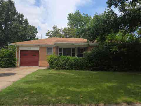 Homes For Sale - 3532 S Seneca St<br/> Wichita, KS 67217