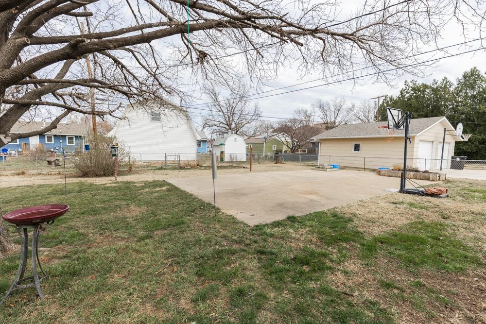 1317 Indian Rock Ln, Salina, Kansas image 14
