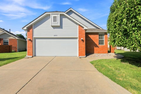 Townhouse For Sale - 6515 E 30th St N Unit #2800 St<br/> Wichita, KS 67226
