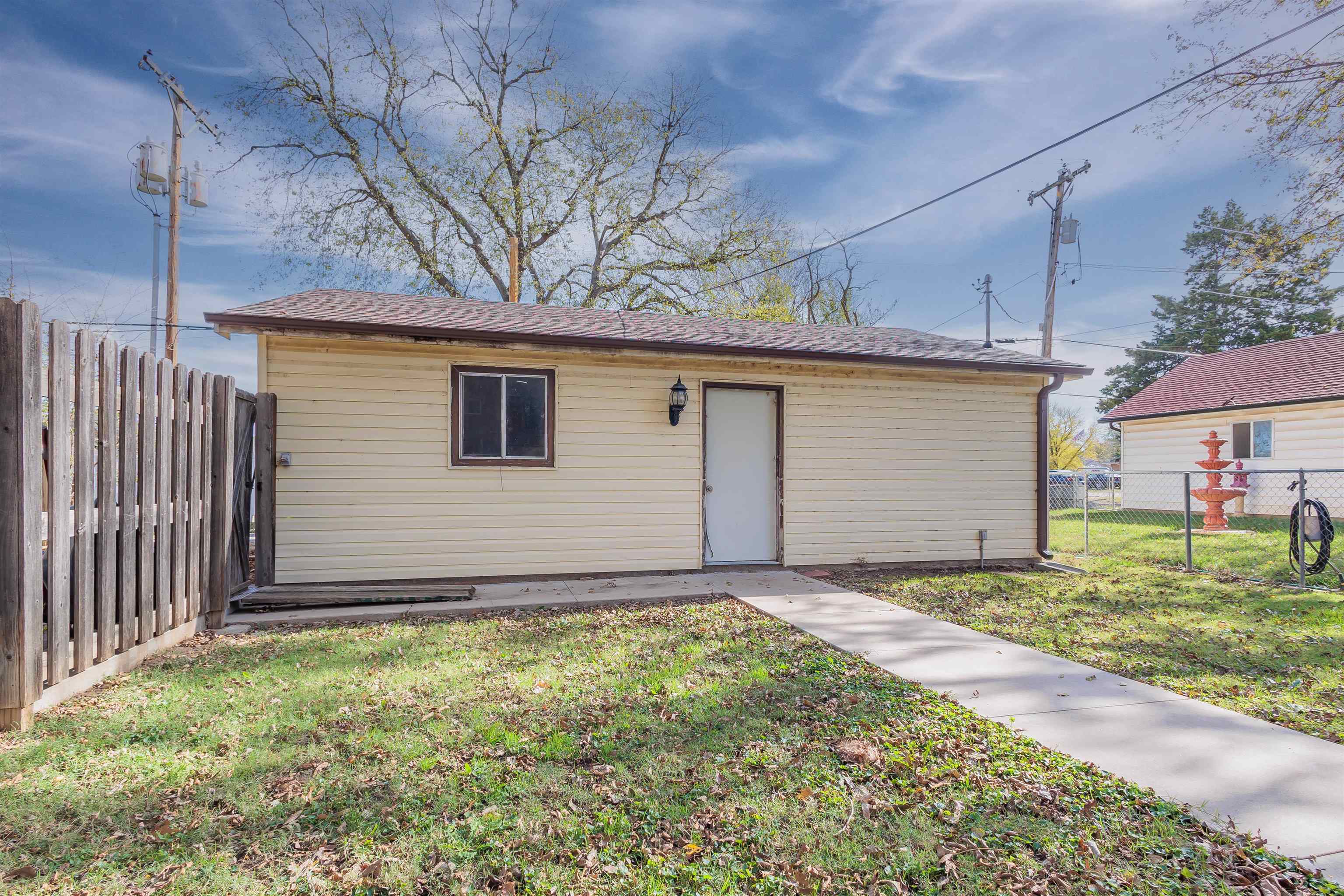 1330 N 2nd St, Arkansas City, Kansas image 33