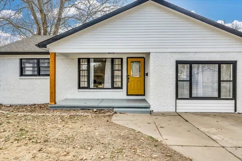 2623 W Wilson Dr, Wichita, KS MLS: 652475